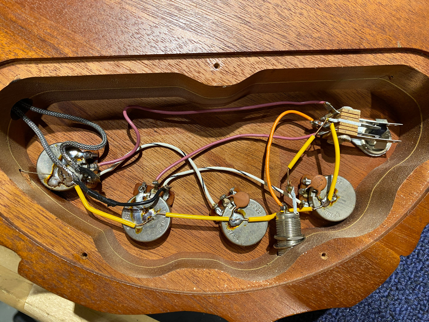 Gibson Map Guitar Natural 1983