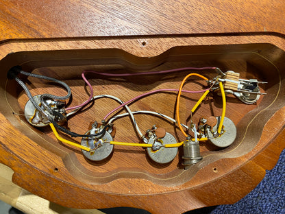 Gibson Map Guitar Natural 1983