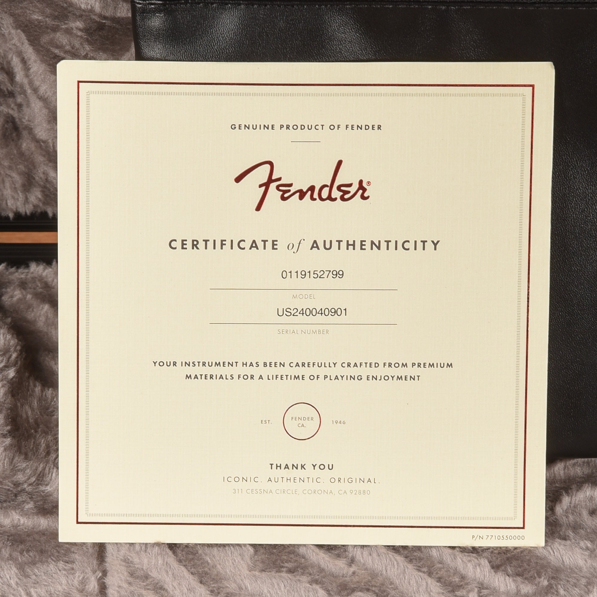 Fender American Ultra II Stratocaster HSS Sinister Red 2024