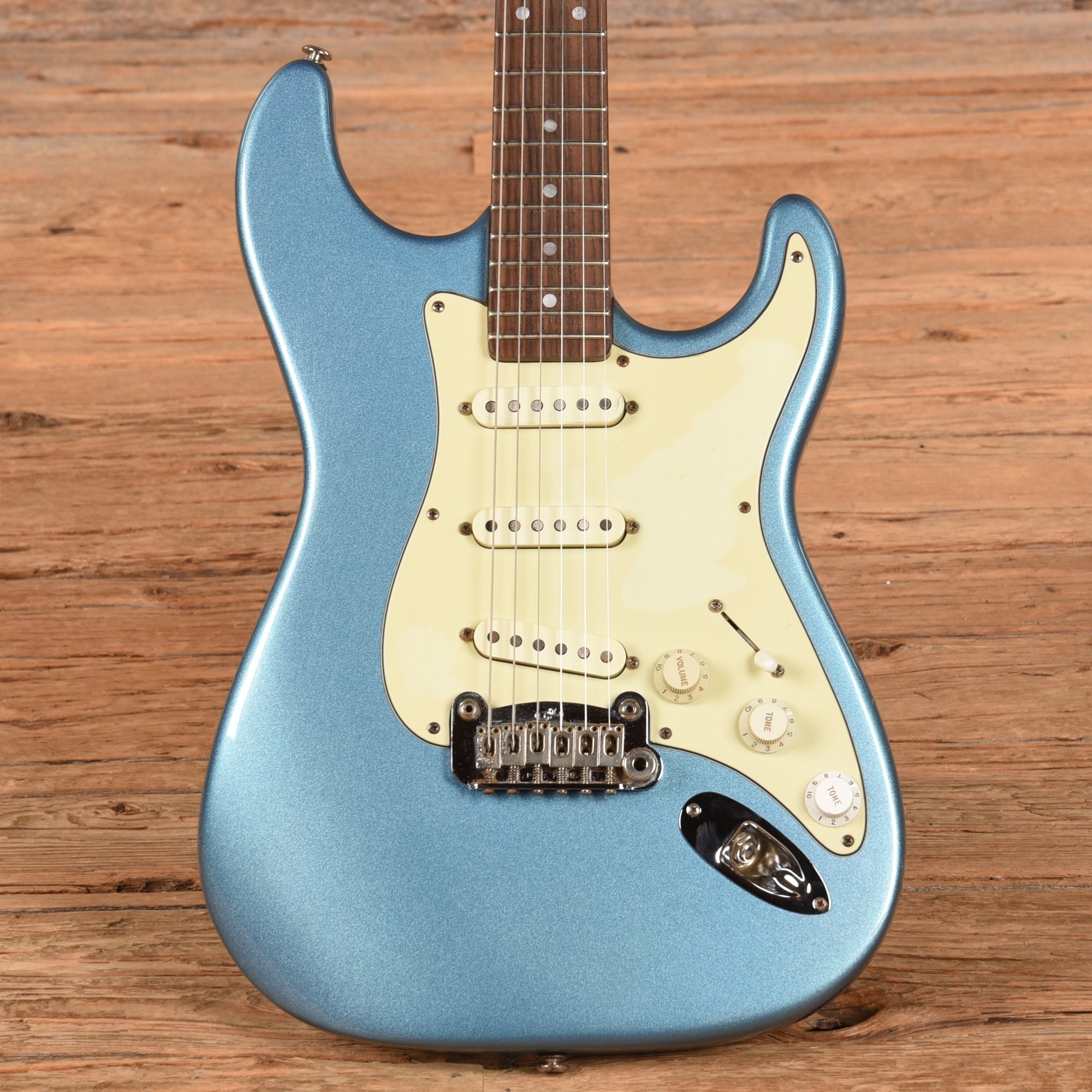 G&L USA Legacy Blue