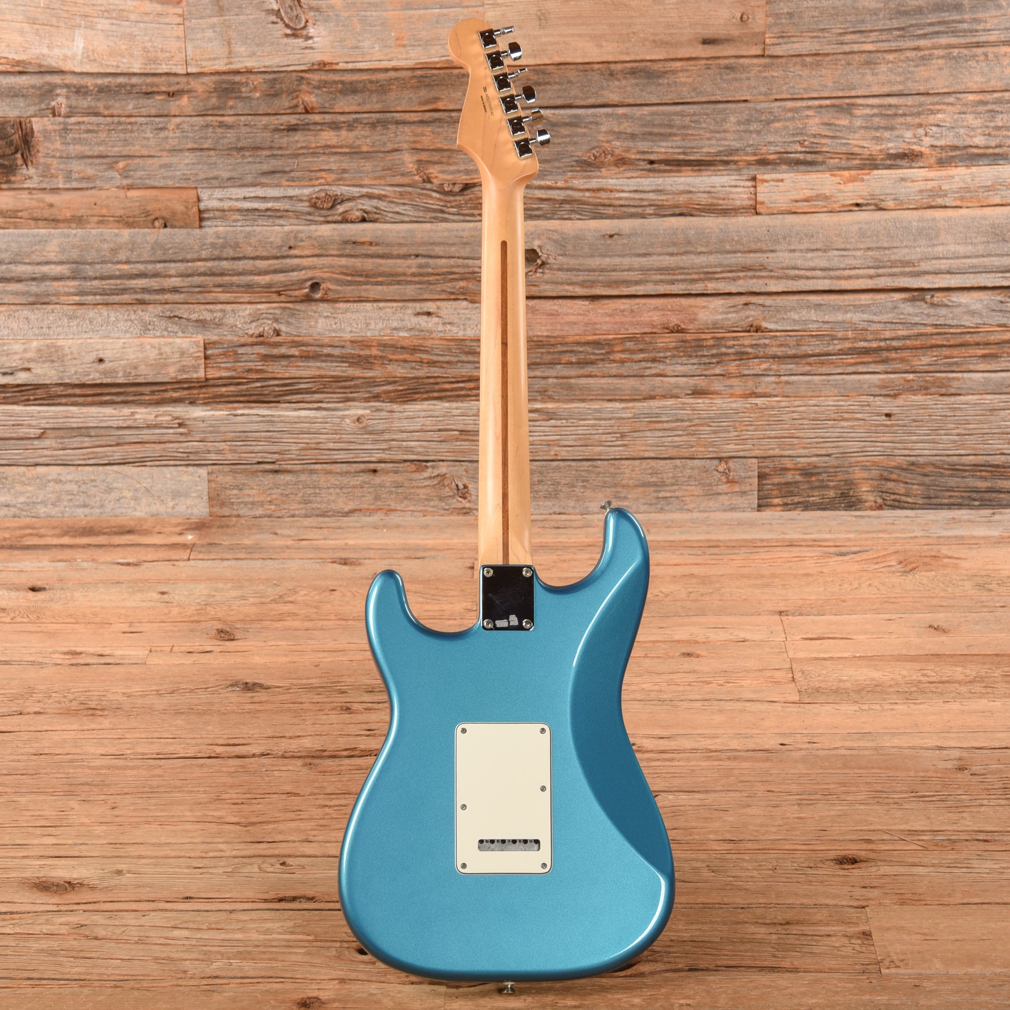 Fender Standard Stratocaster Lake Placid Blue 2017