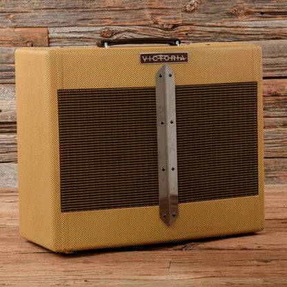 Victoria Ivy League V-Front 12-Watt 2x10" Guitar Combo