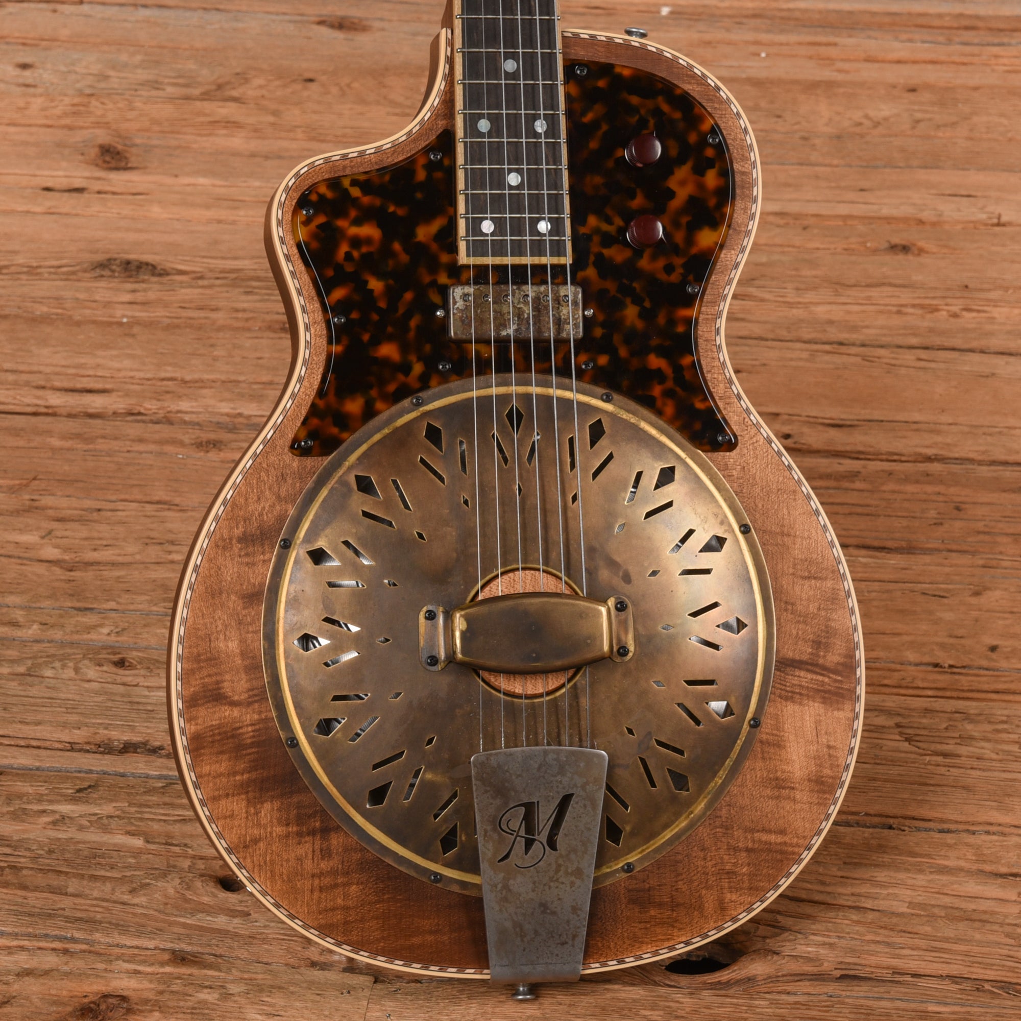 Mule Mavis Cutaway Natural  LEFTY