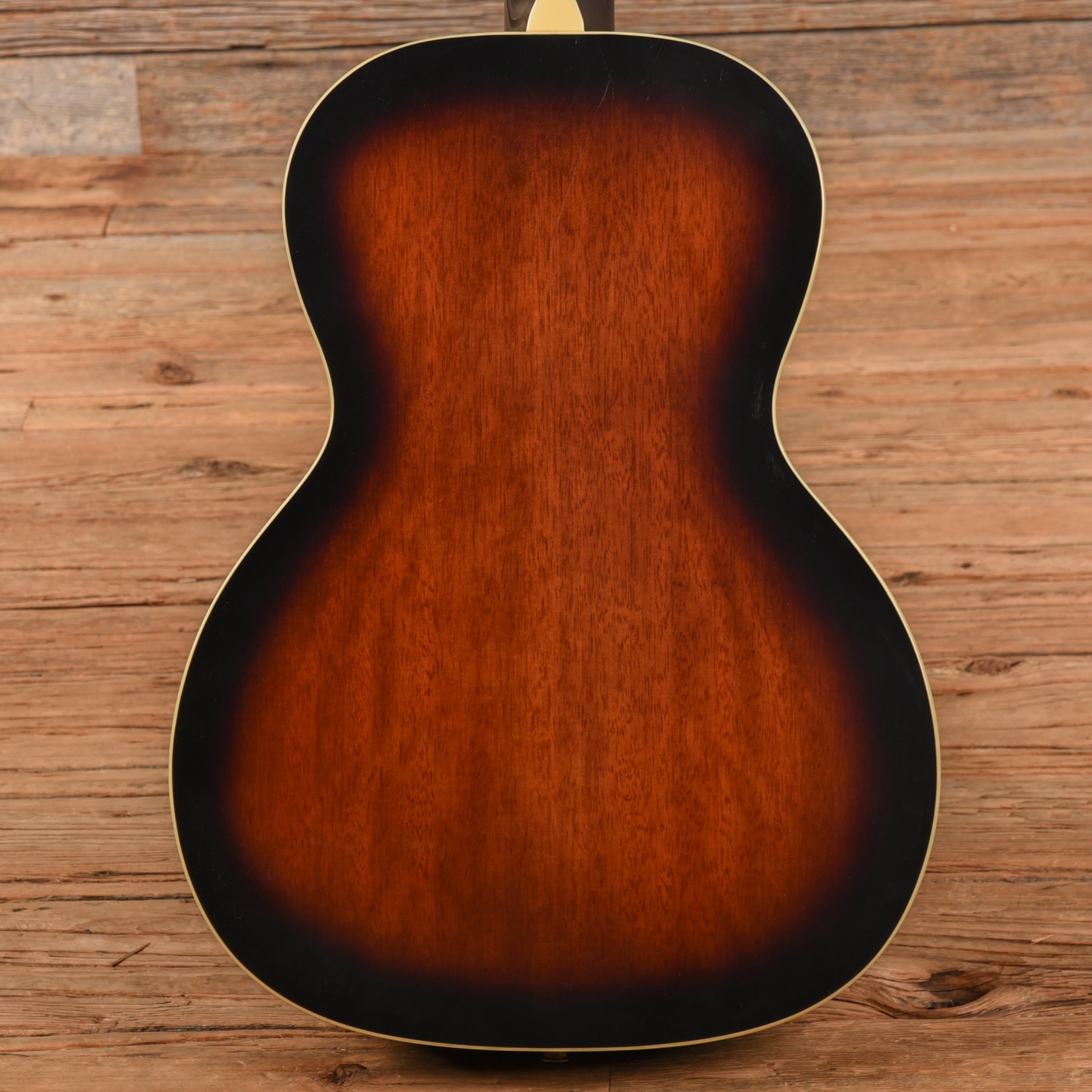 Gretsch G9220 Bobtail Round-Neck Acoustic Electric Sunburst