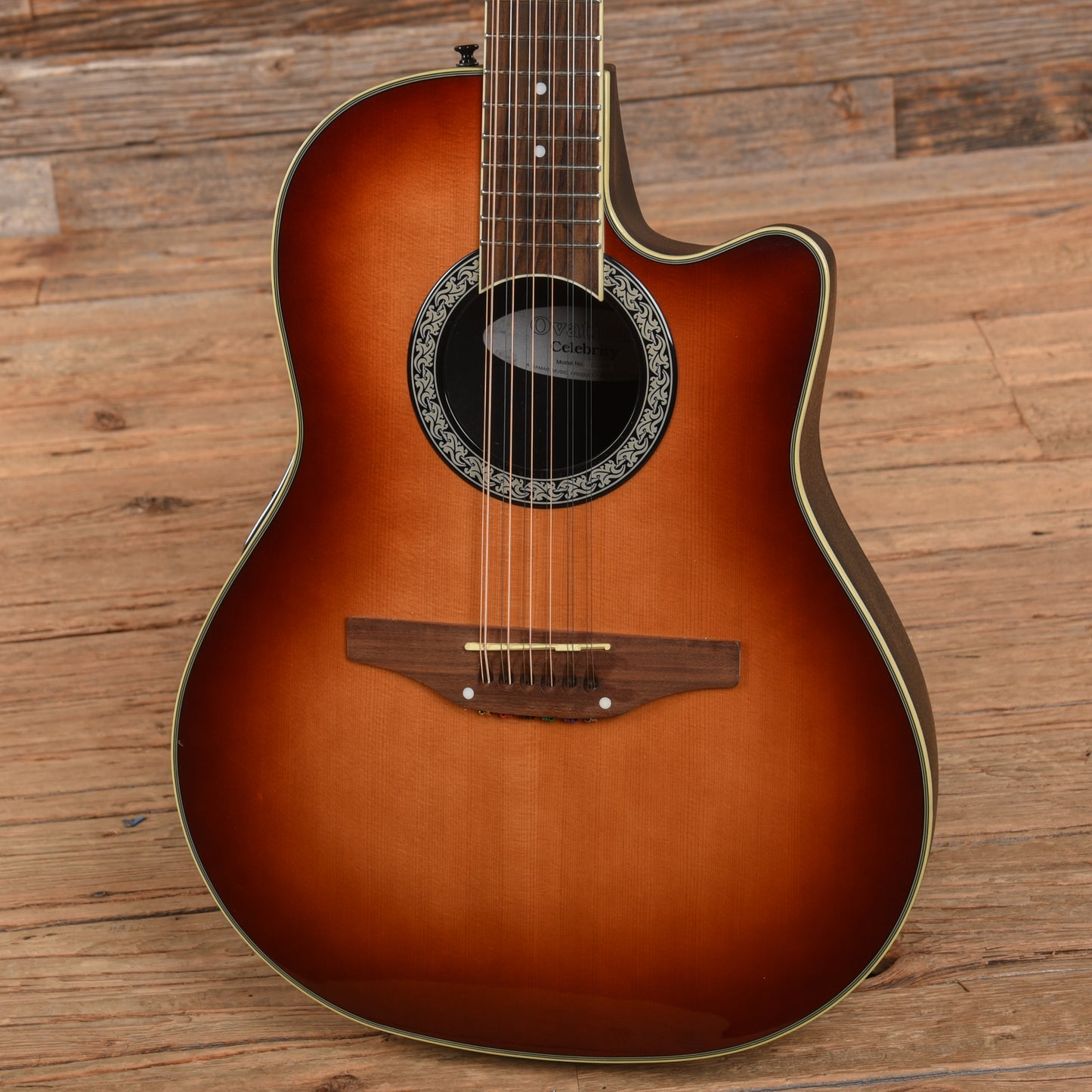 Ovation Celebrity CC045 Sunburst
