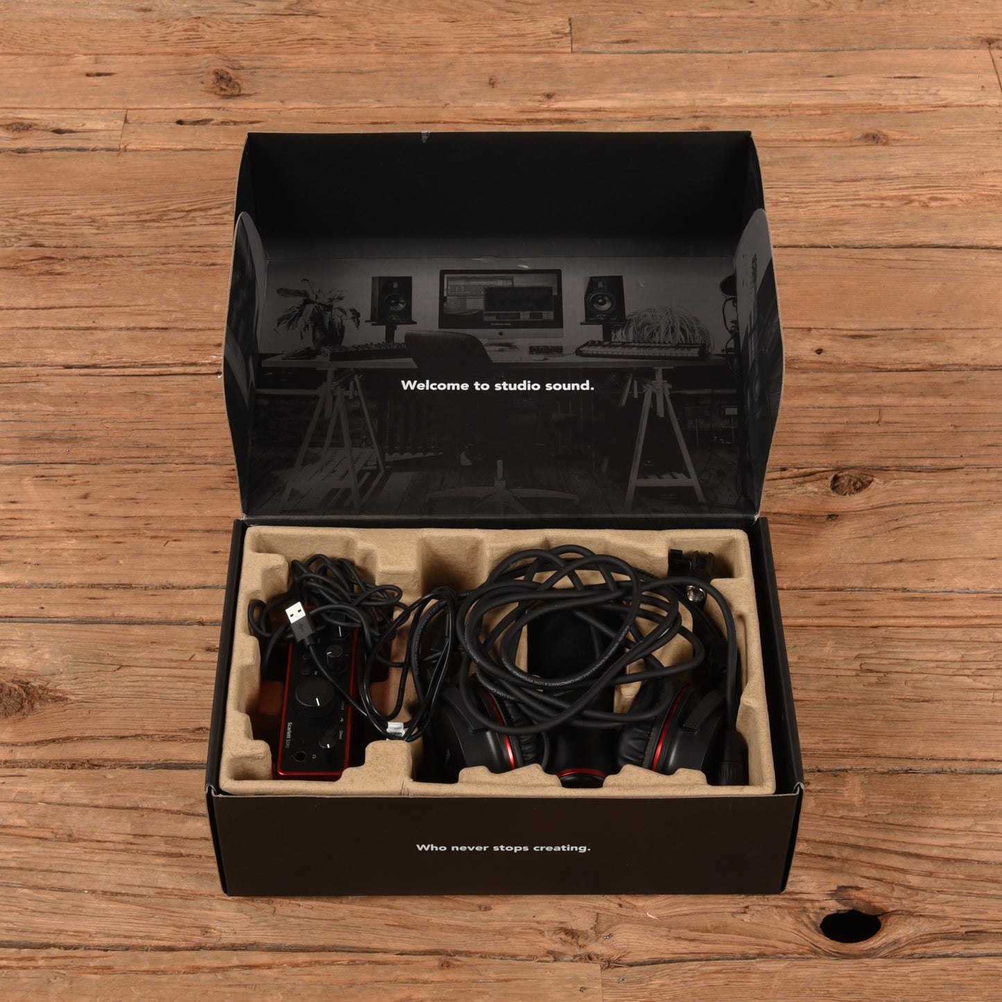 Focusrite Scarlett Solo Studio 4th Gen USB 2x2 Audio Interface Recording Bundle