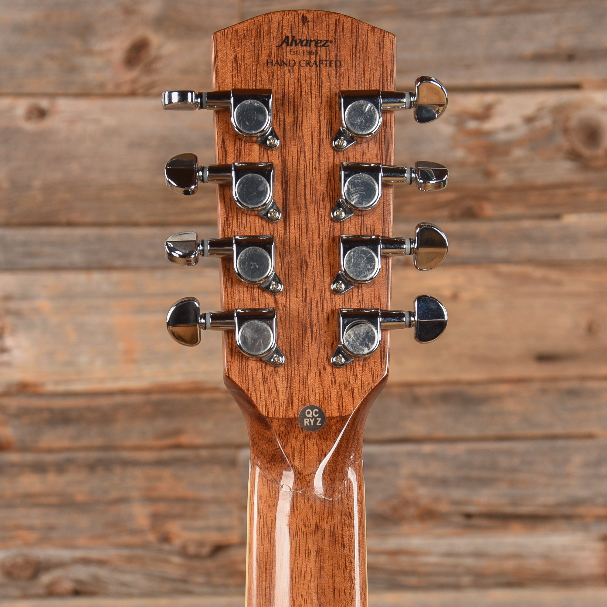 Alvarez AG60ce Artist 8-String Grand Auditorium Solid A+ Sitka Spruce/African Mahogany Shadowburst