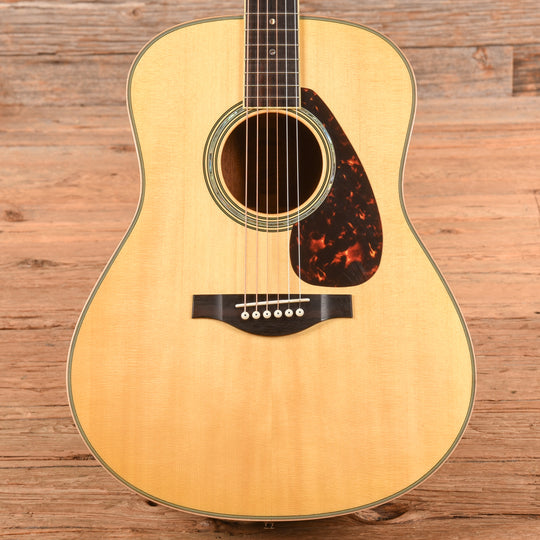 Yamaha LL16M Jumbo Acoustic Natural