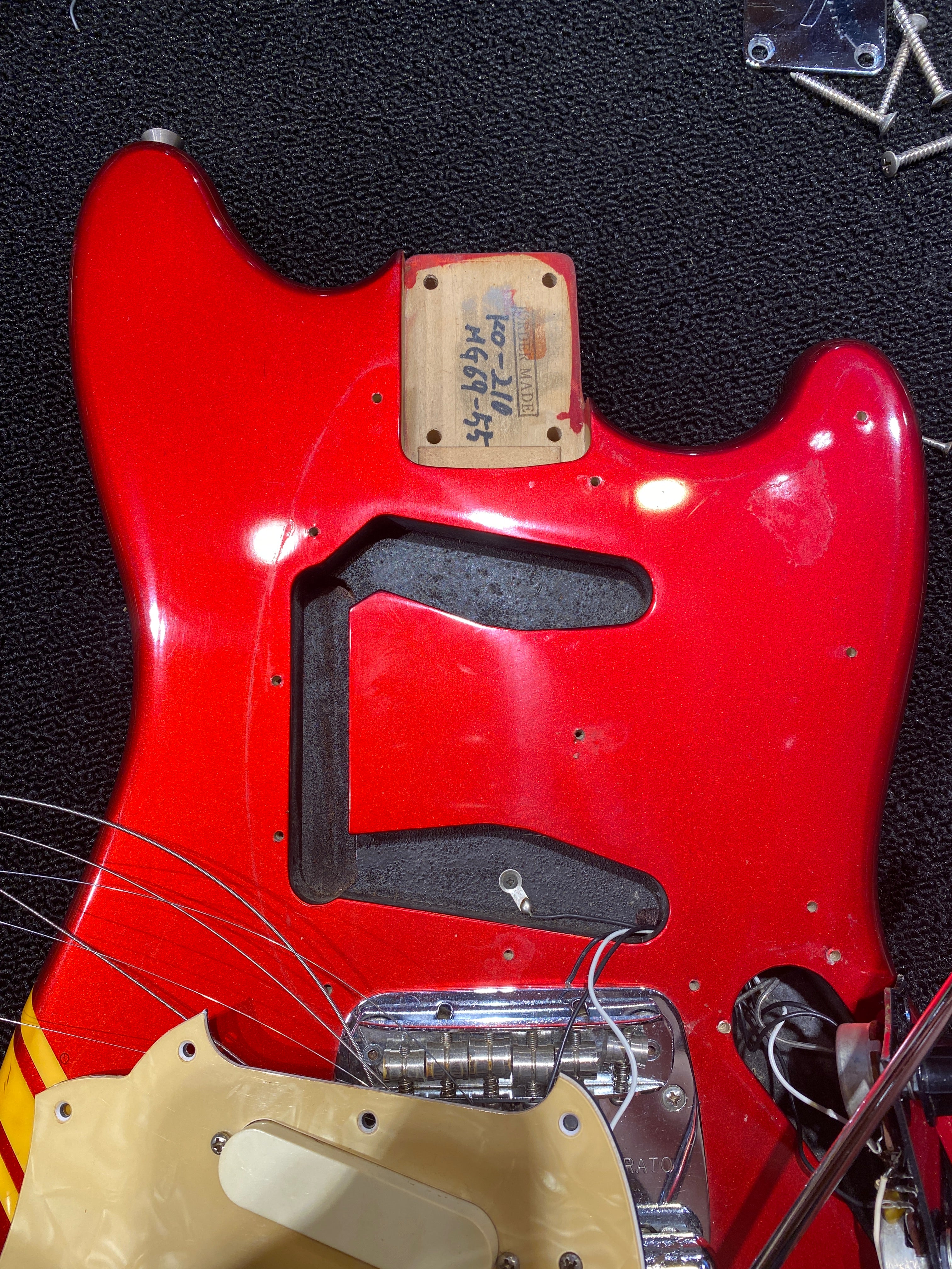 Fender MG-69 Mustang Reissue MIJ Competition Red 1990