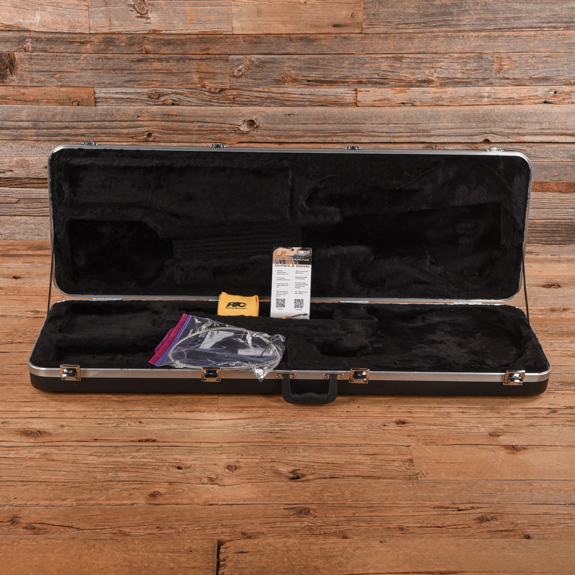 Rickenbacker 4003S Mapleglo 2025