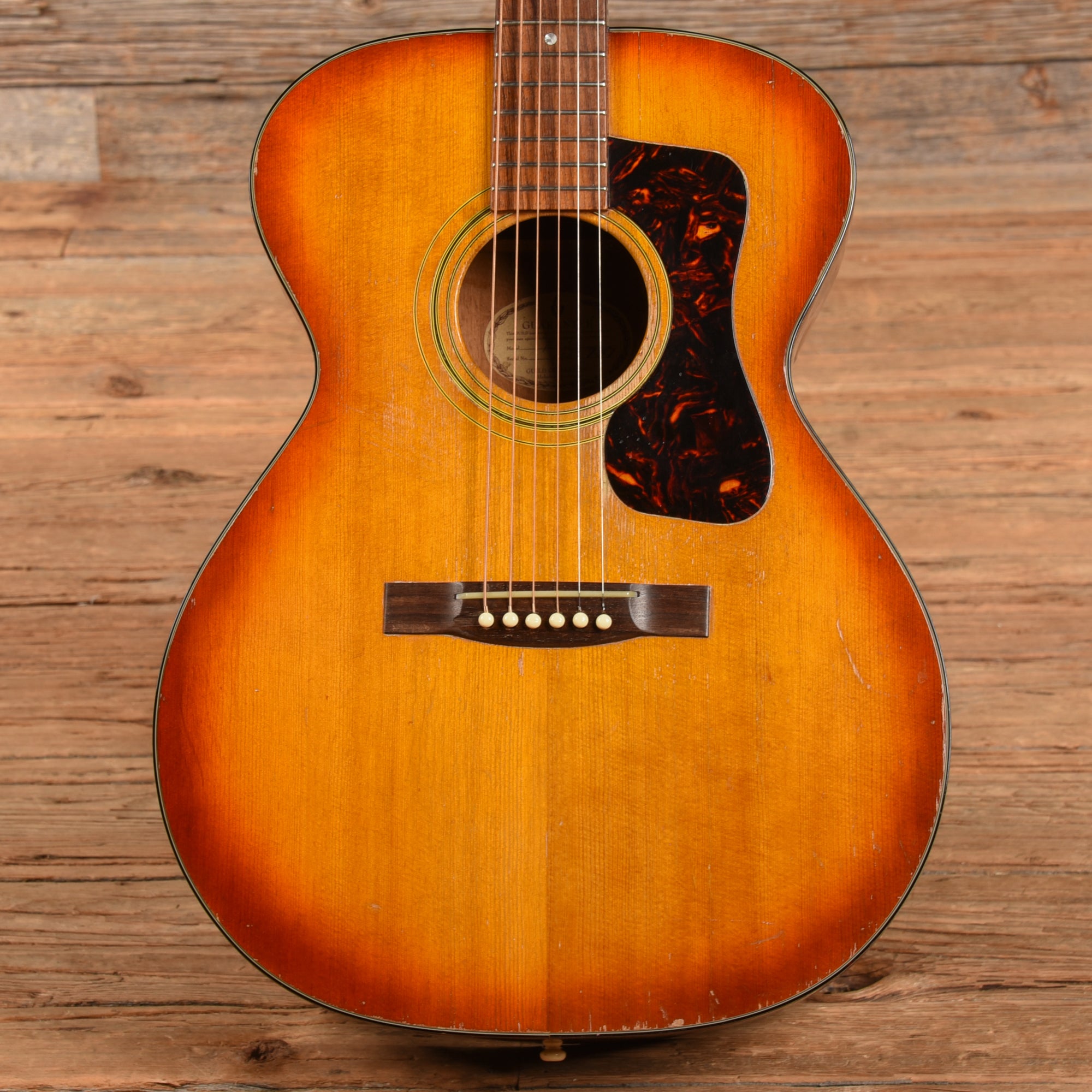 Guild F-30 Sunburst 1966 – Chicago Music Exchange