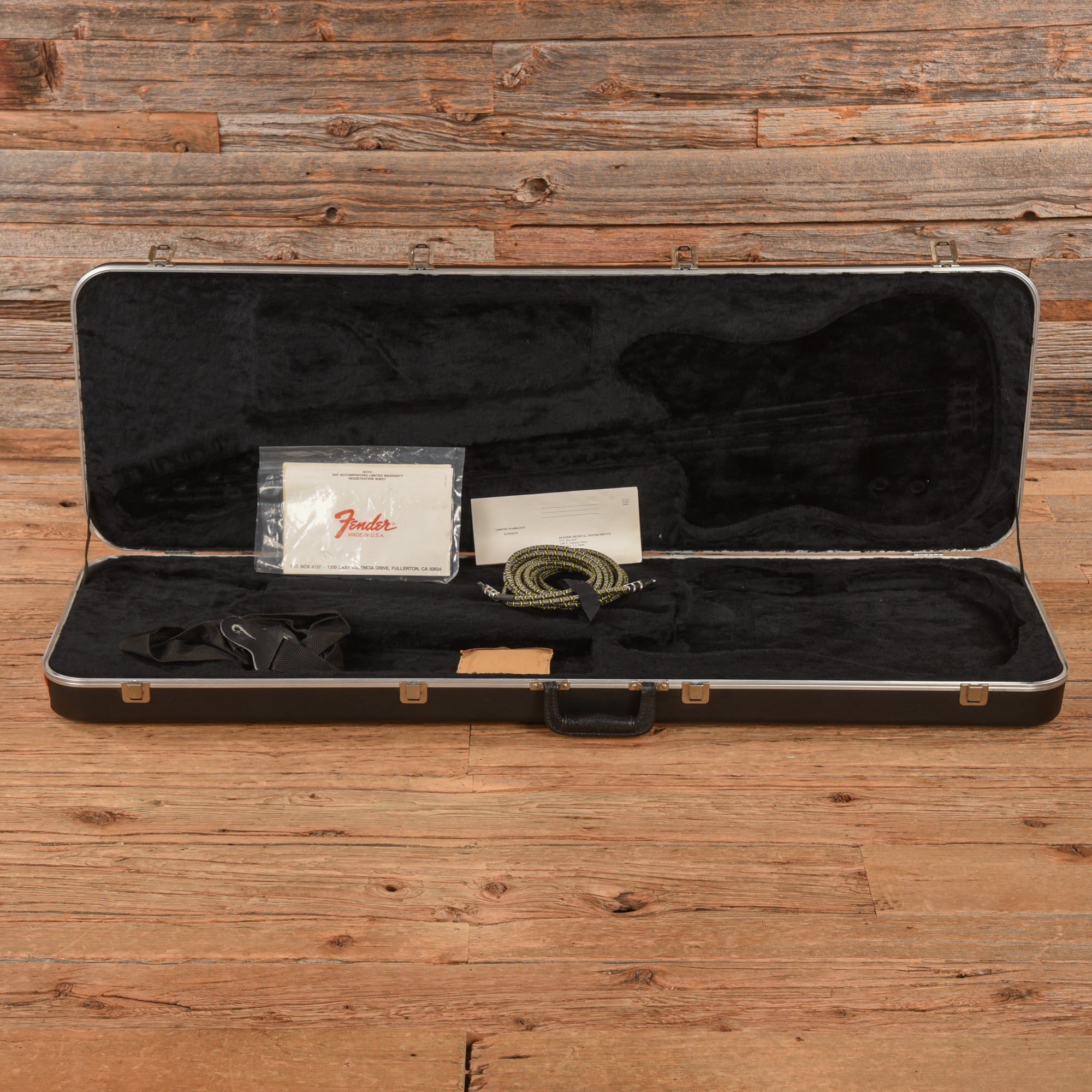 Fender Bullet Bass Deluxe Ivory White 1982