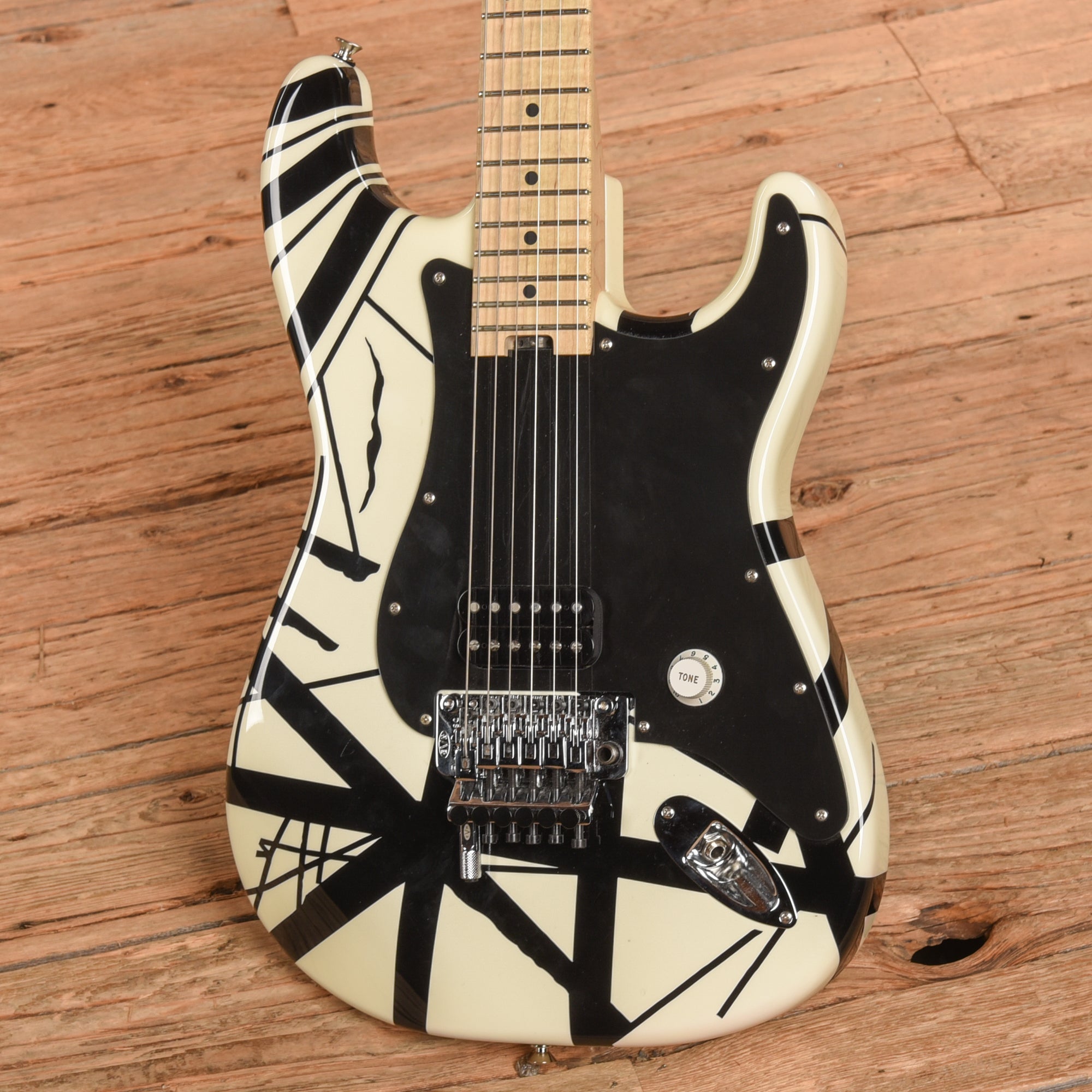 EVH Striped Series White w/ Black Stripes 2021