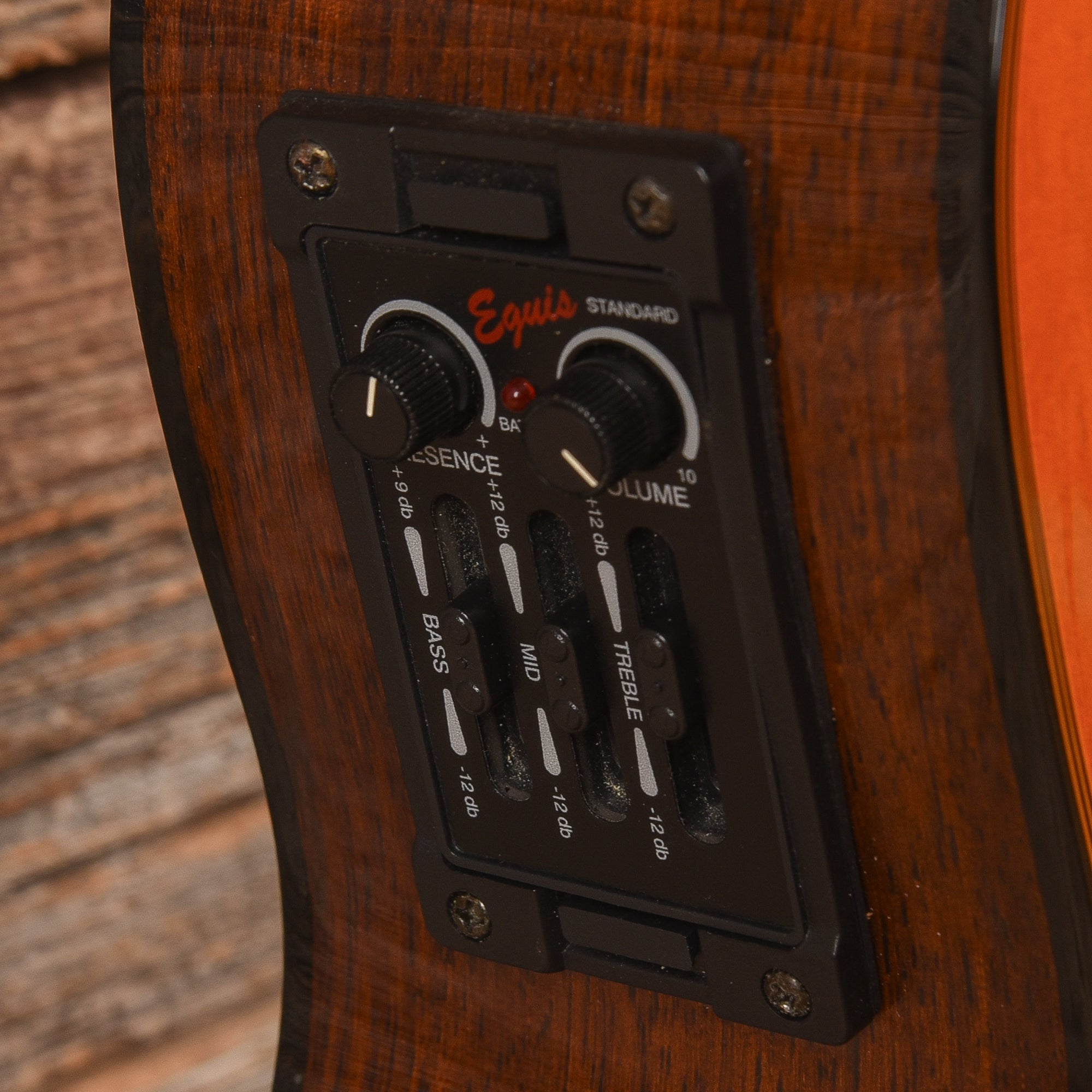 Washburn C64CE Natural