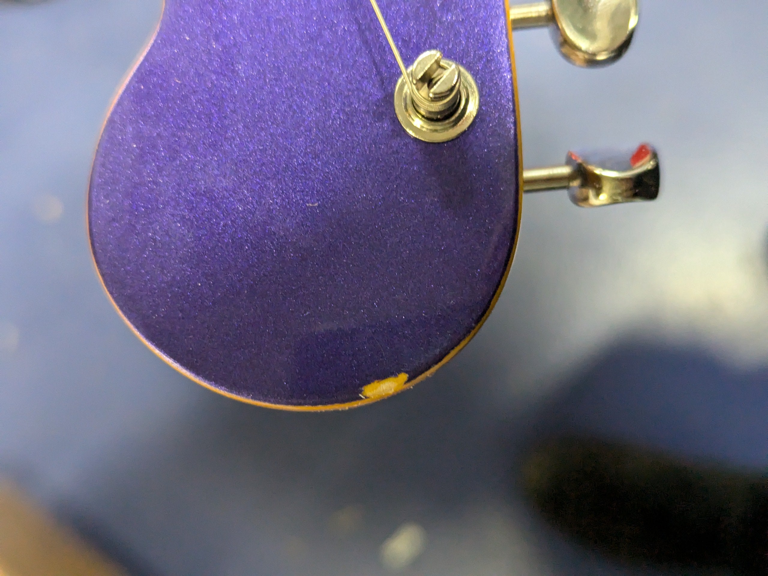 Squier Classic Vibe Bass VI Purple Metallic w/Matching Headcap