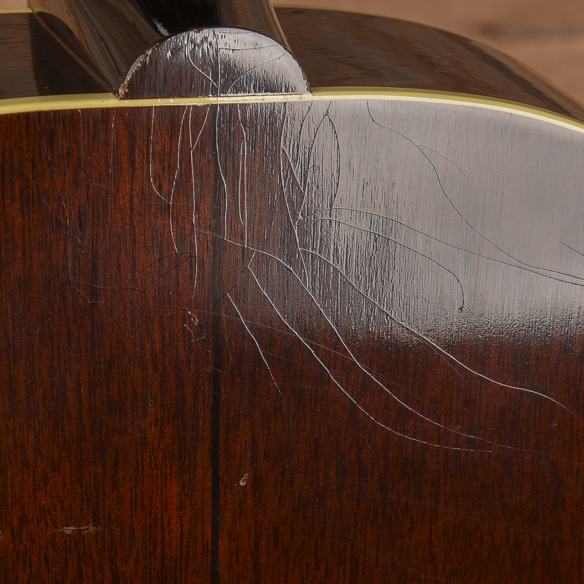 Gibson Custom Murphy Lab '42 Banner J-45 Reissue Light Aged Sunburst 2023