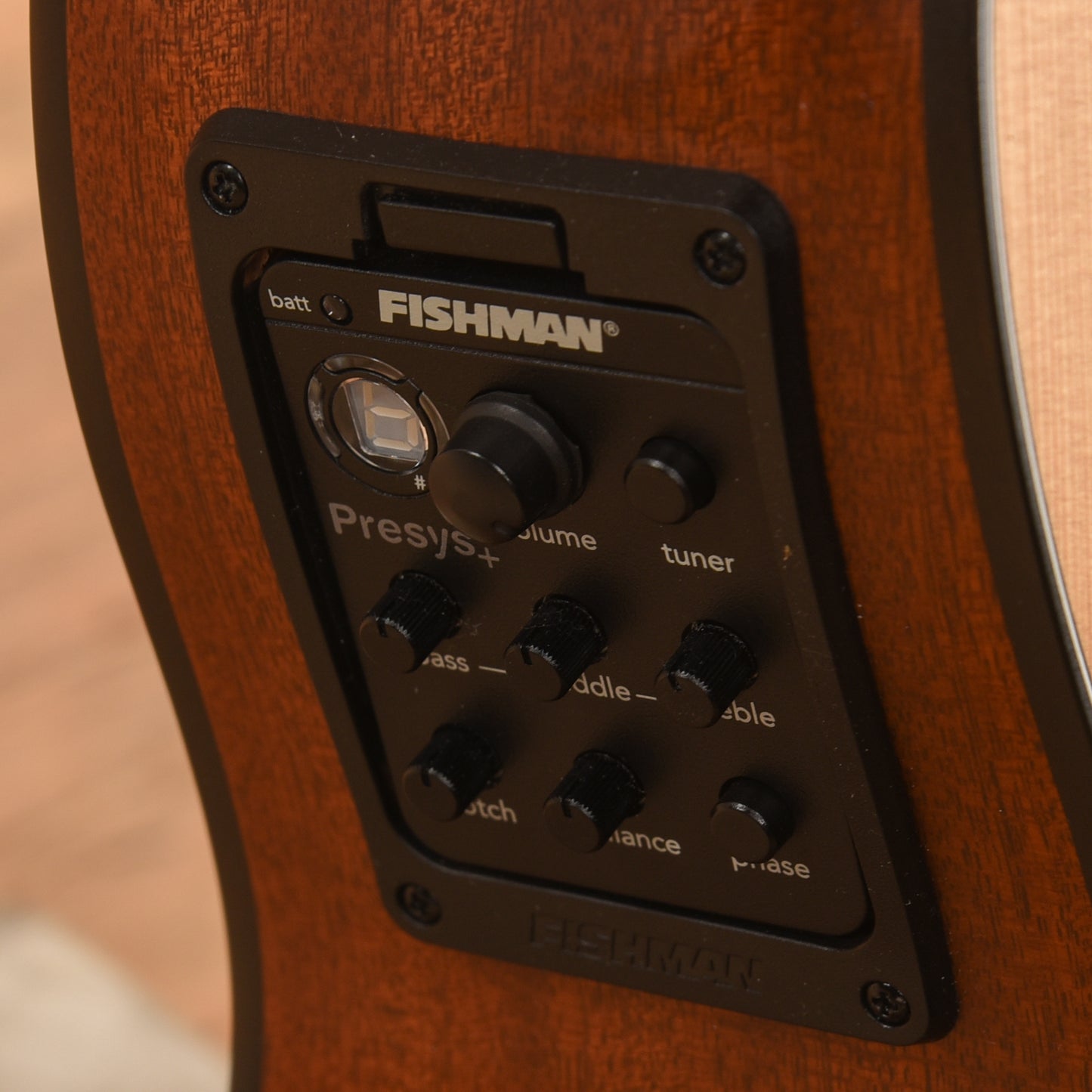 Martin OMC-1E Natural 2010