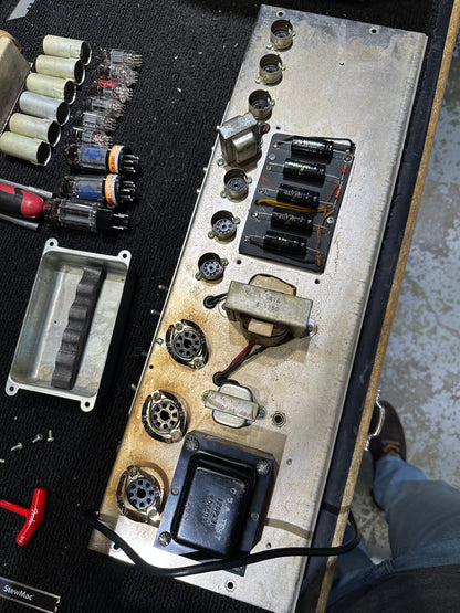 Fender Deluxe Reverb 2-Channel 22-Watt 1x12" Guitar Combo Amp  1964