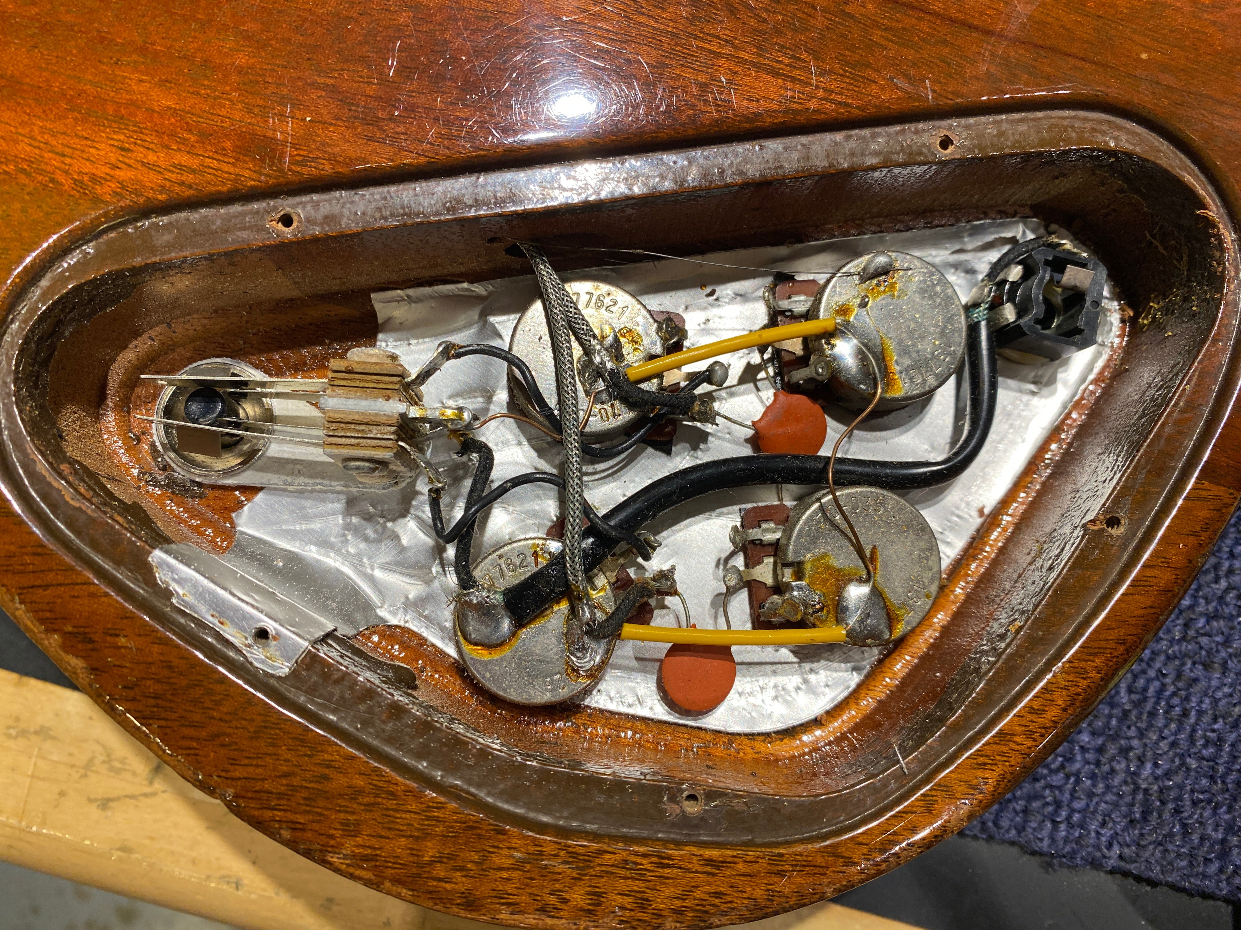 Gibson SG Standard Walnut 1976