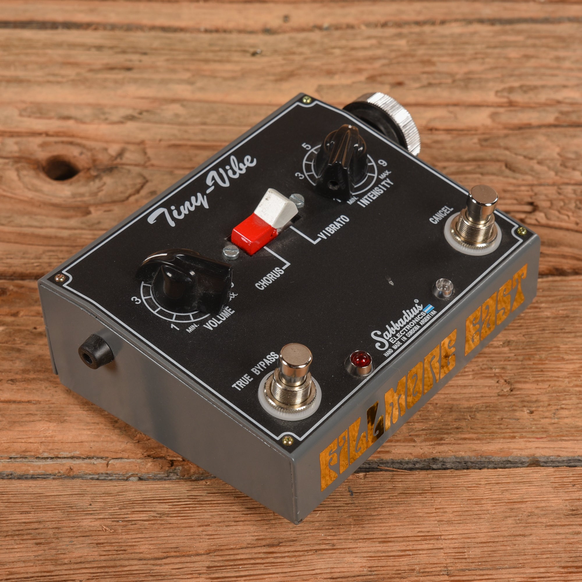 Sabbadius Fillmore East Tiny-Vibe ユニヴァイヴ Sabbadius Filmore East Tiny Vibe – Chicago Music Exchange