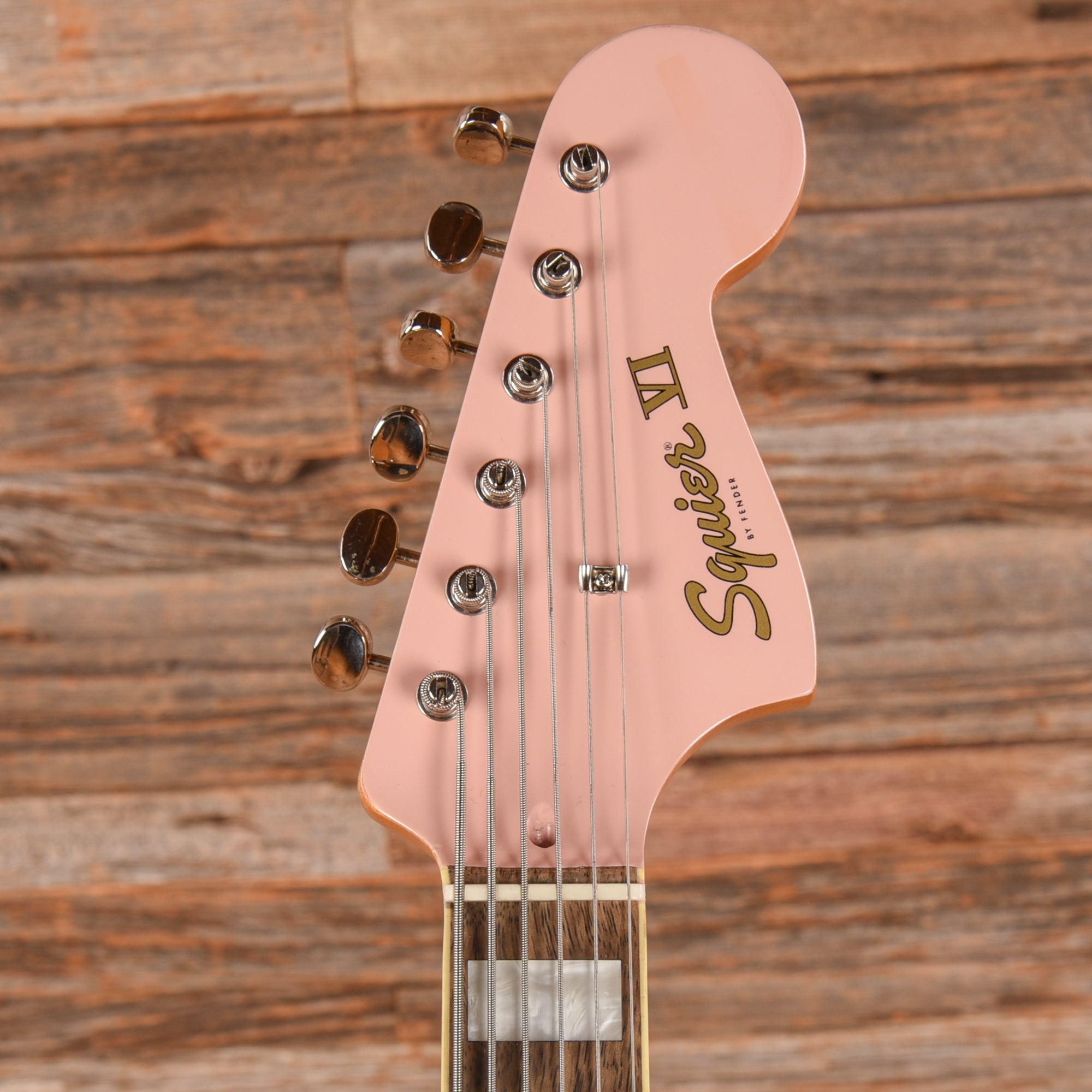 Squier Classic Vibe Bass VI Shell Pink 2021