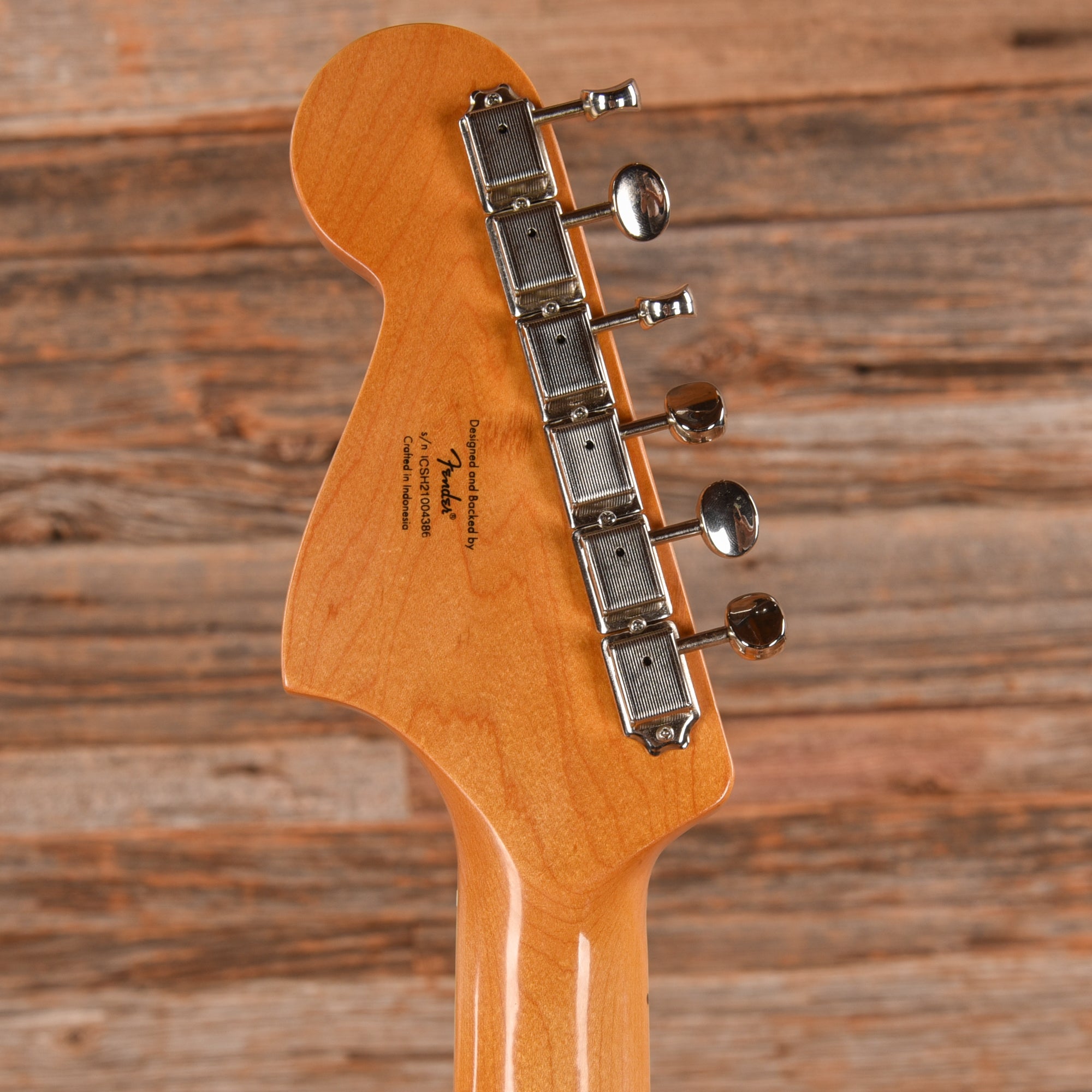 Squier Classic Vibe Bass VI Shell Pink 2021