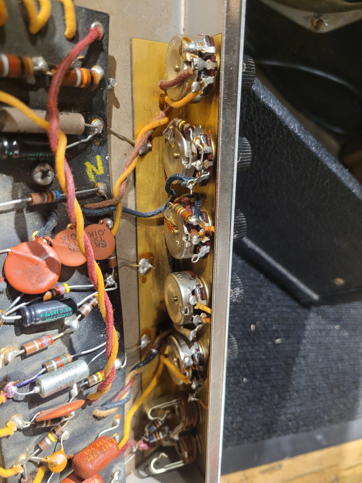 Fender Vibro Champ 6-Watt 1x8" Guitar Combo  1965