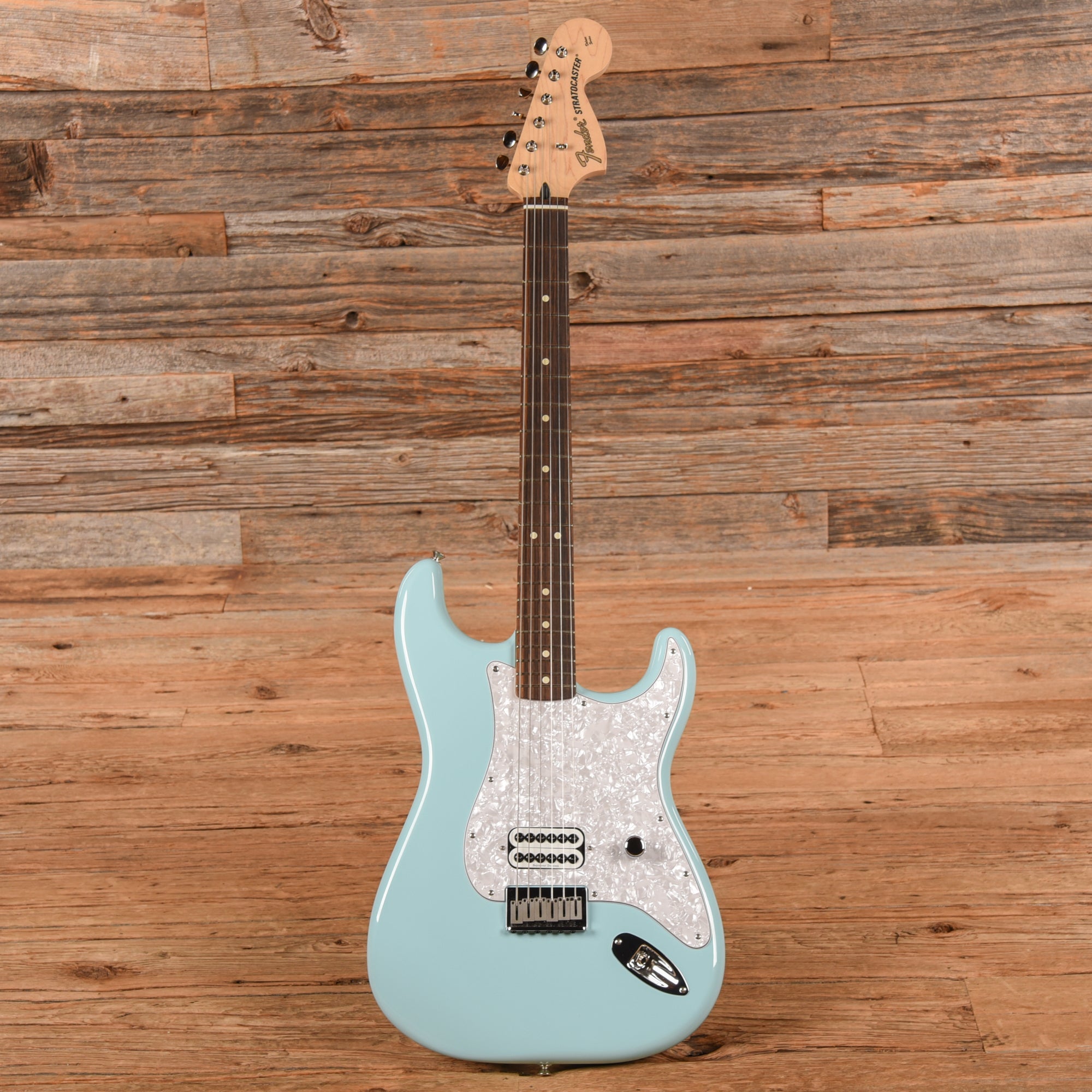 Fender Limited Edition Tom Delonge Stratocaster Sonic Blue 2023