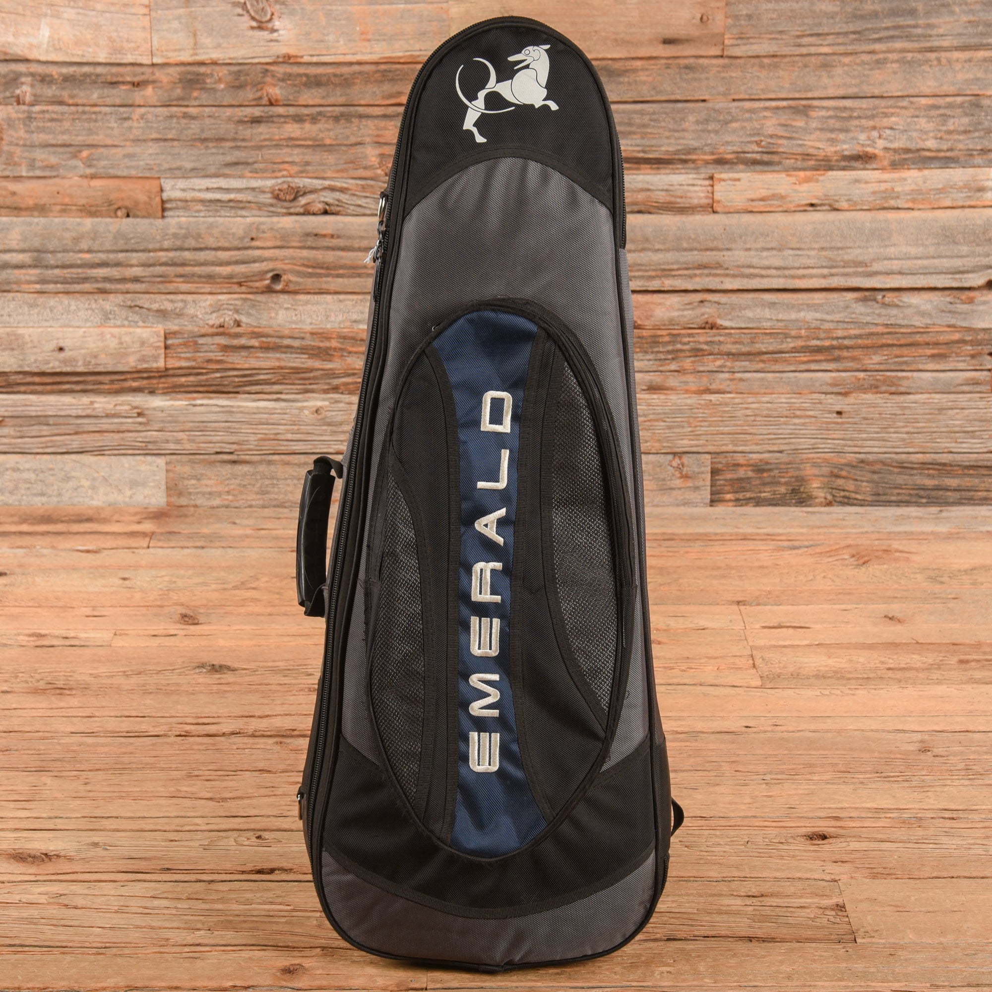 Emerald Amicus Black