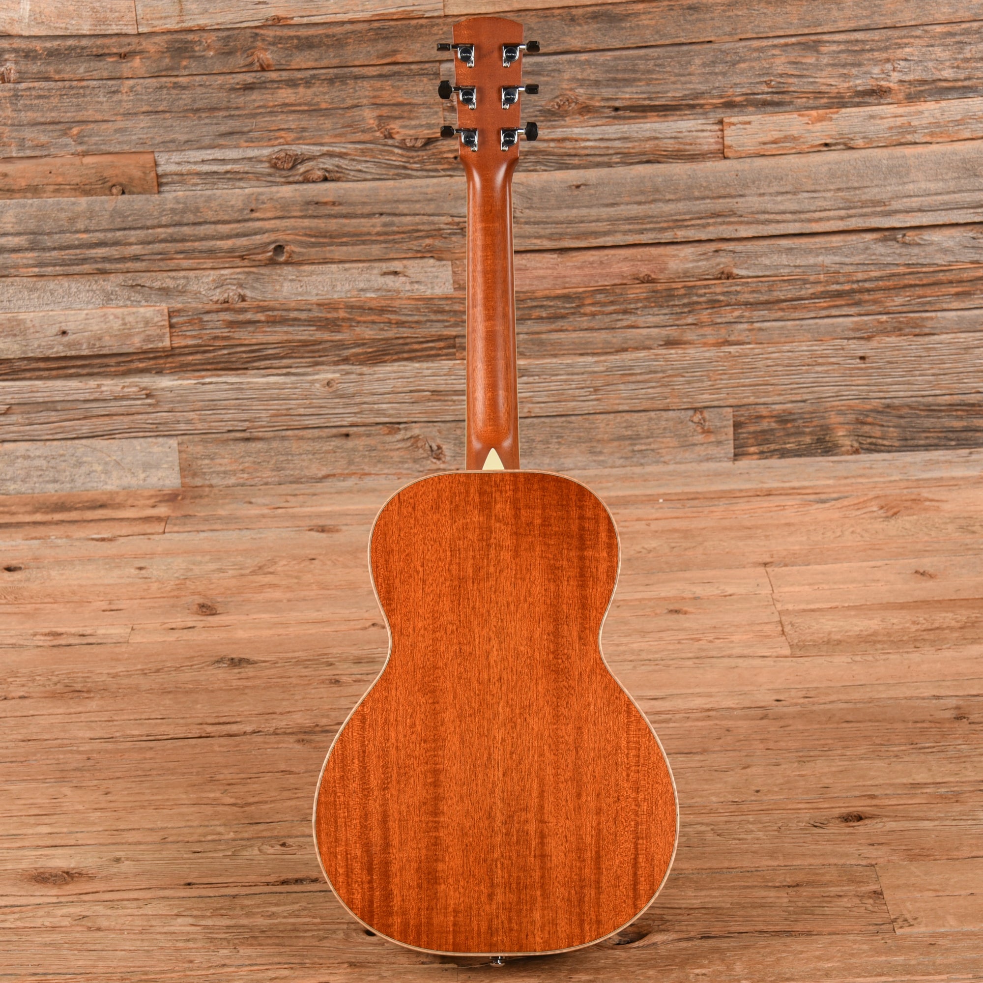 Larrivee P-05 Spruce/Mahogany Parlor Natural 2004