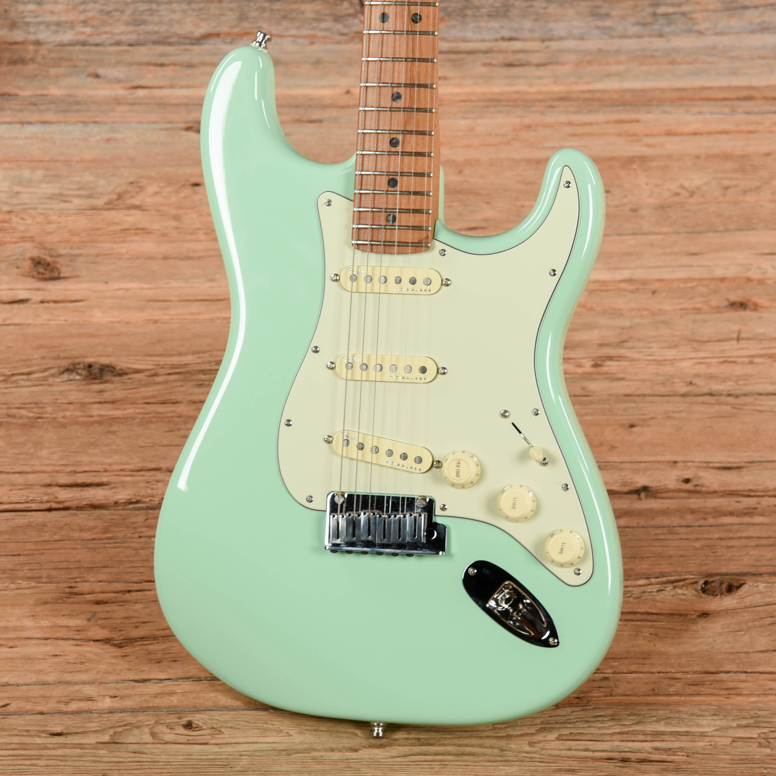 Fender Limited Edition American Ultra Stratocaster Seafoam Green 2024