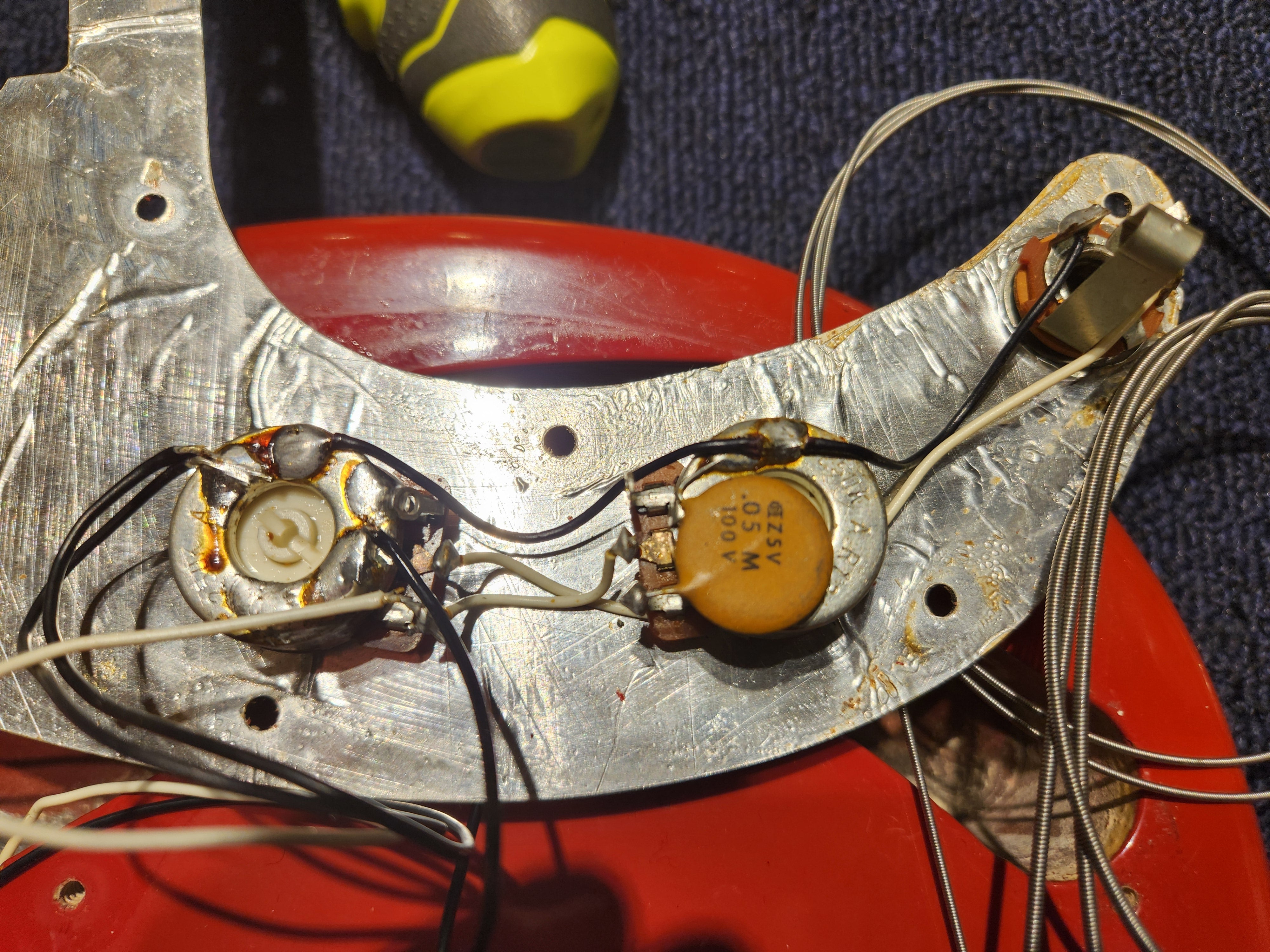 Fender International Series Precision Bass Morocco Red 1981