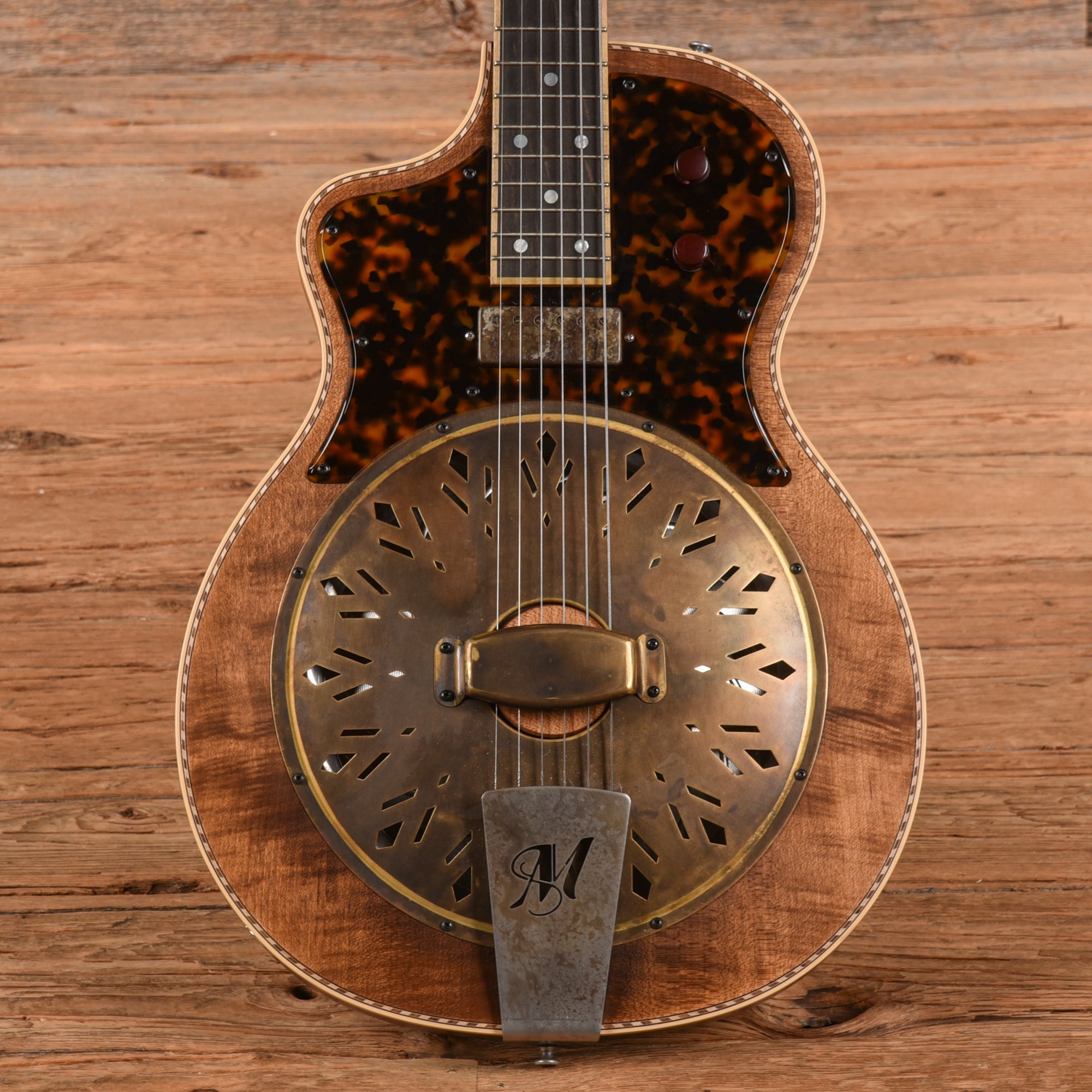 Mule Mavis Cutaway Natural  LEFTY