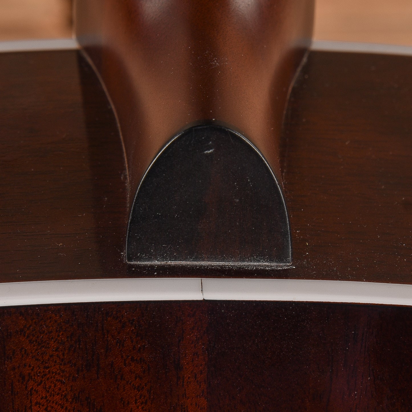 Godin Metropolis LTD HG EQ Natural