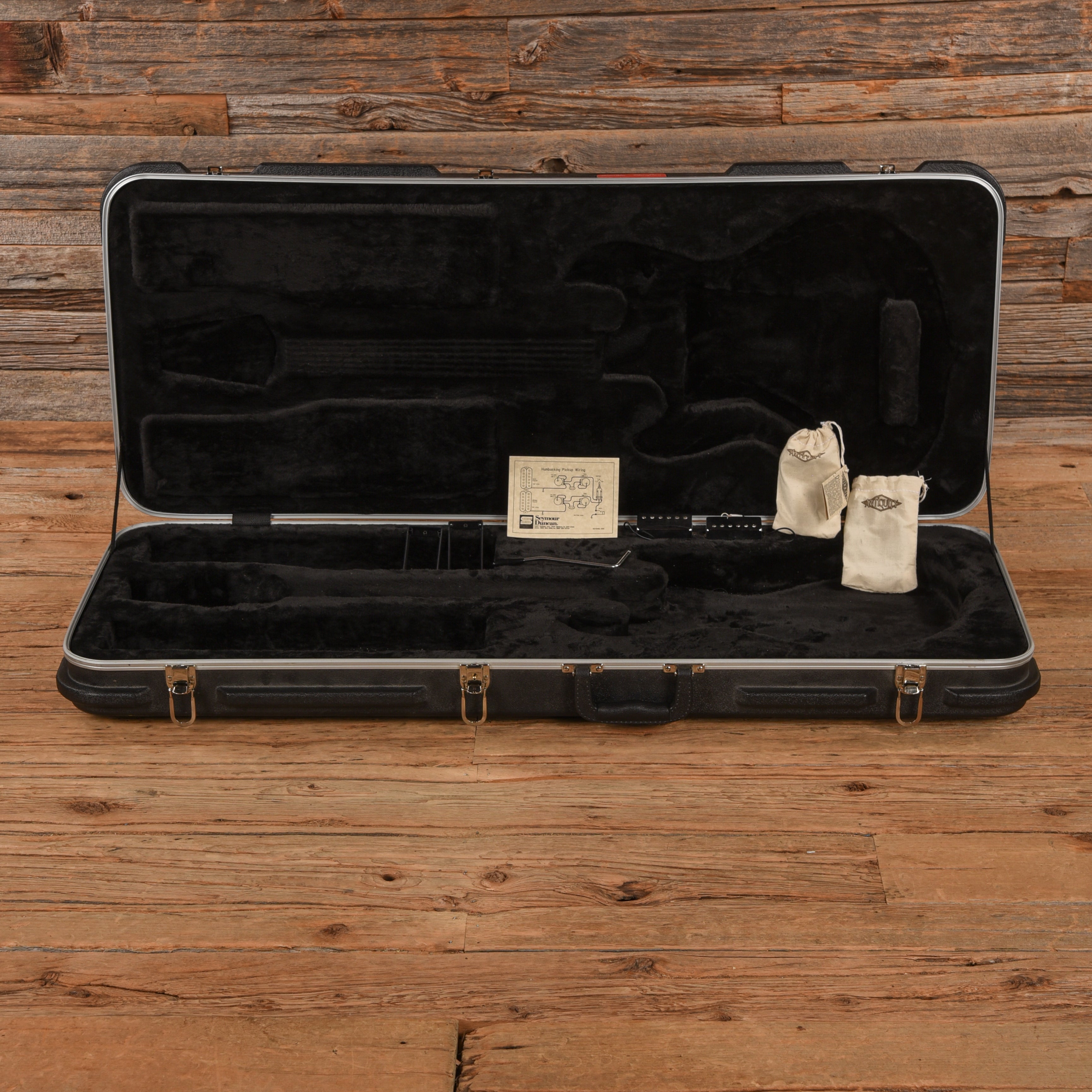 Music Man StingRay Black 2016