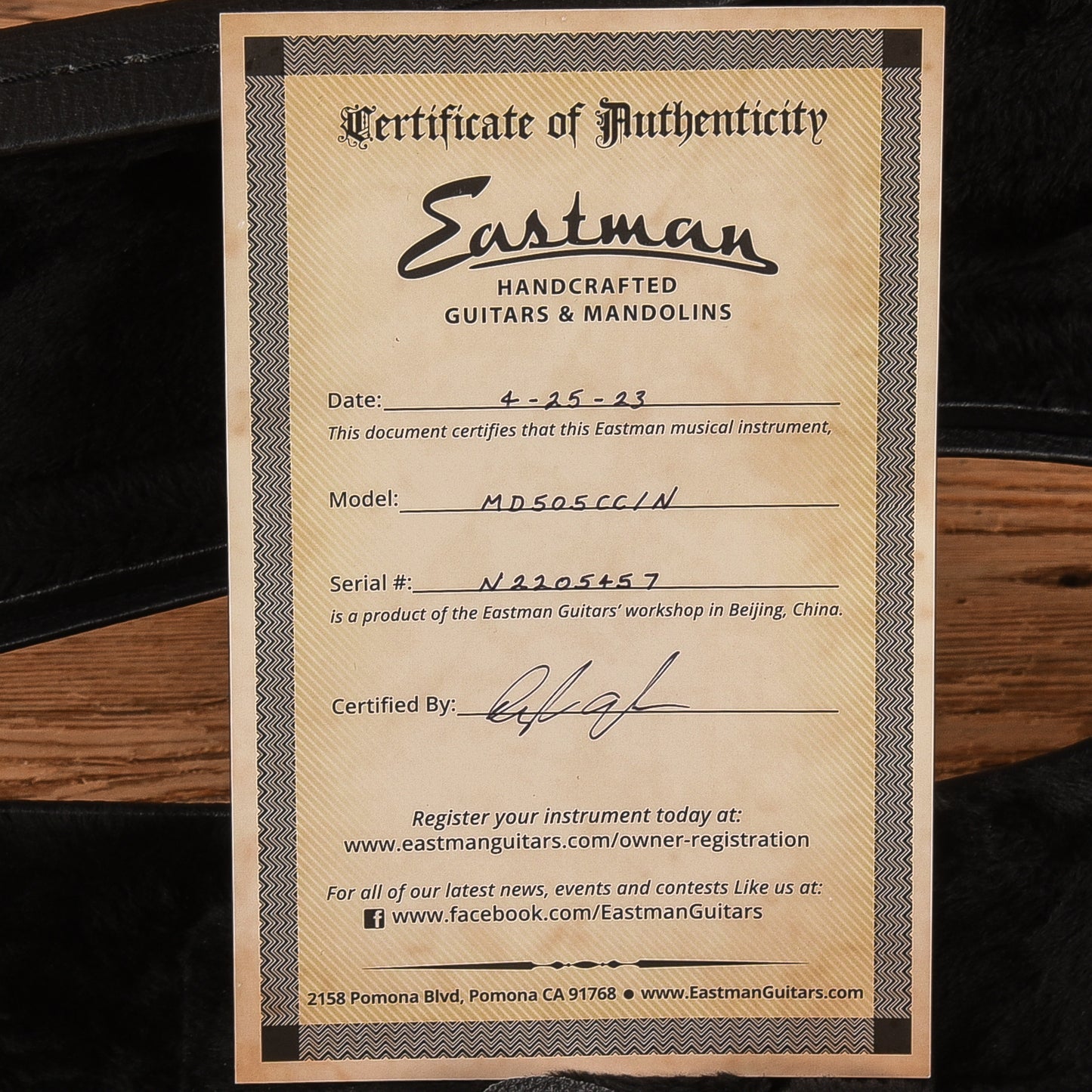 Eastman MD505CC/n Sitka/Maple A-Style Mandolin Classic Finish Vintage Nitro