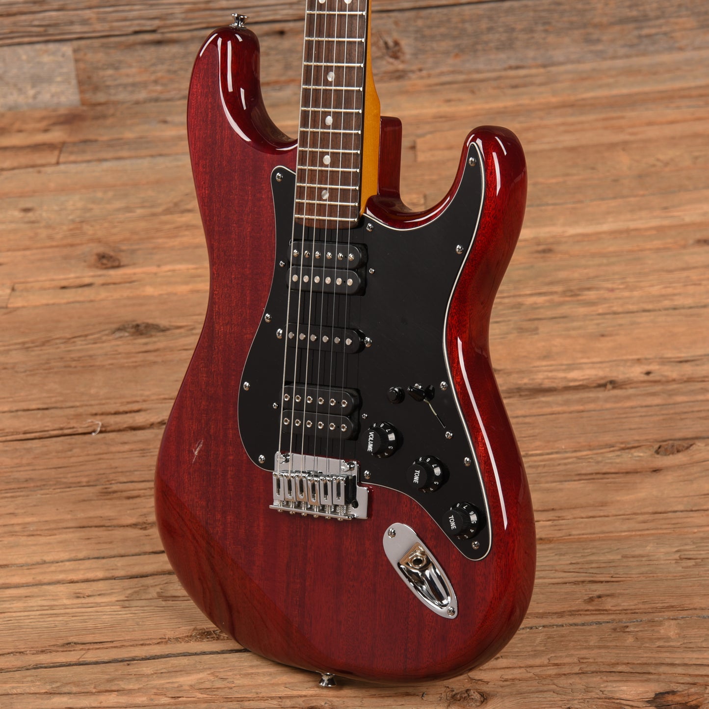 Fender Modern Player Stratocaster Crimson Red Transparent 2013