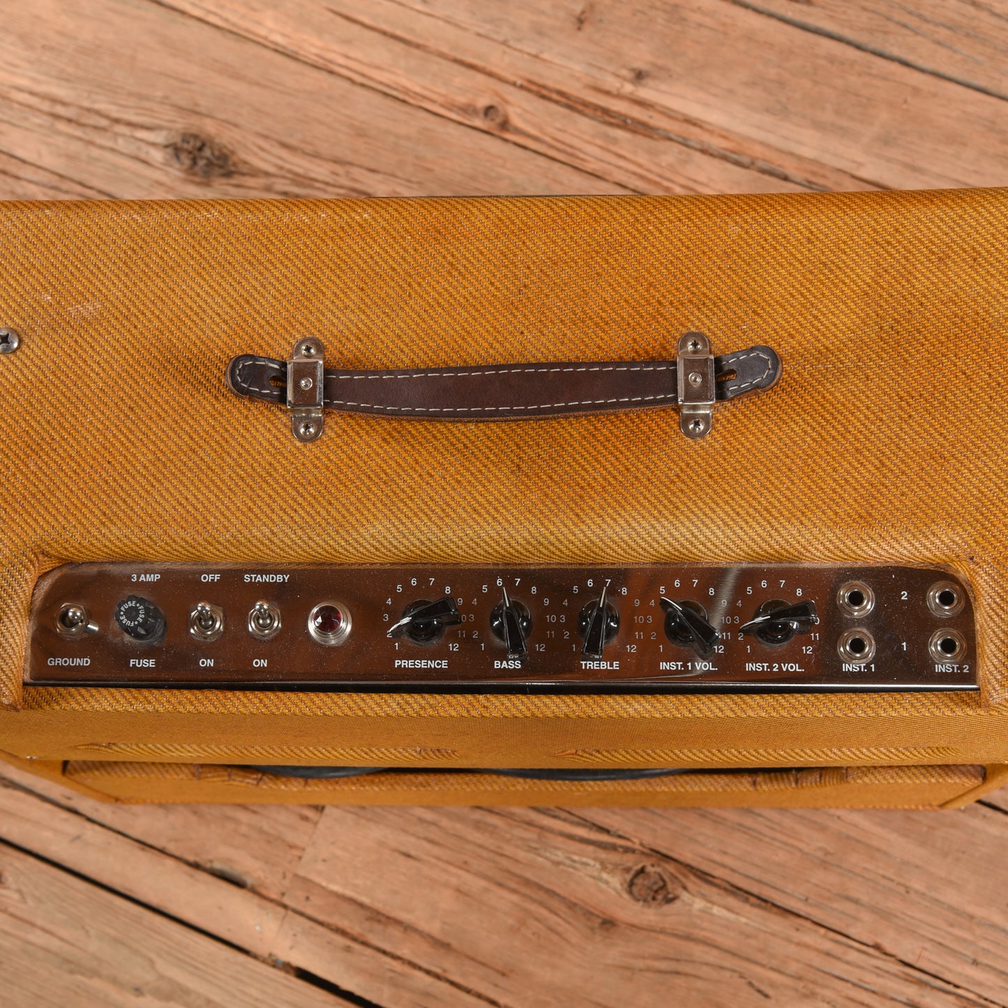 Victoria 45210 45-Watt 2x10" Guitar Combo