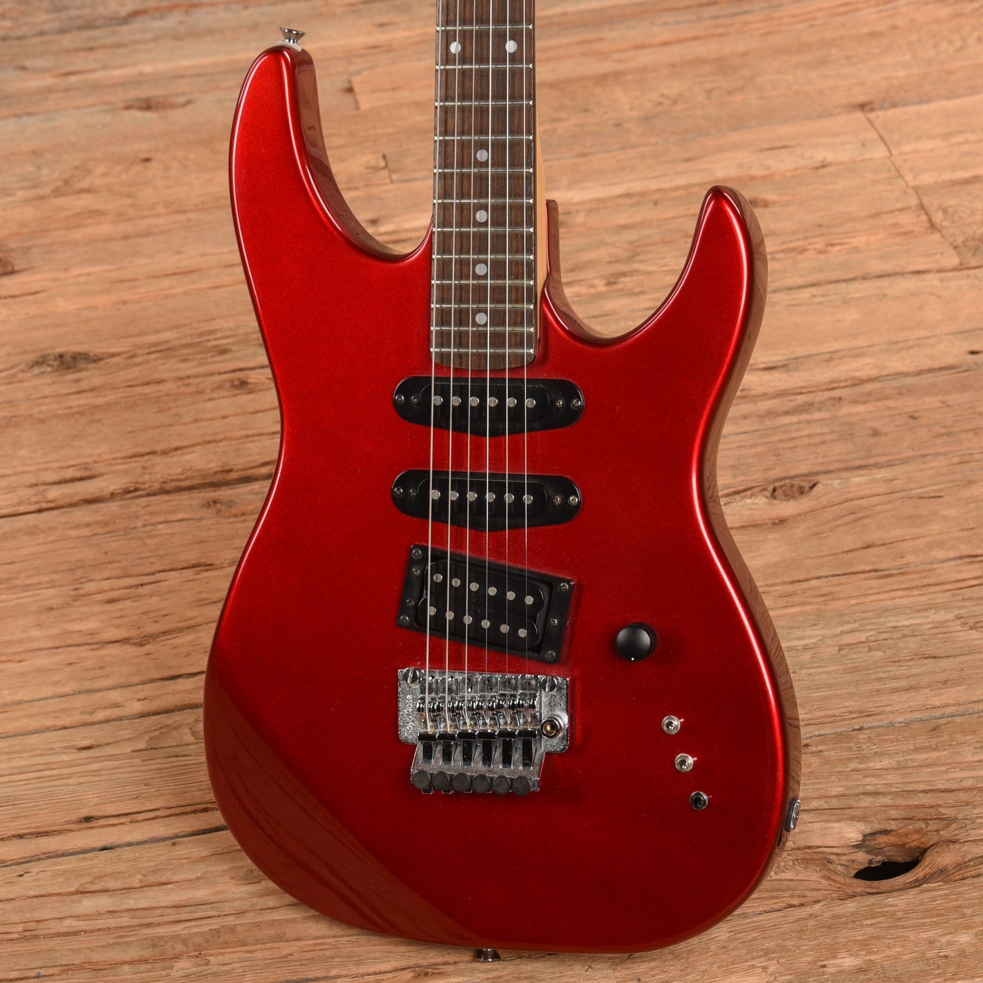 Kramer 600ST Metallic Red