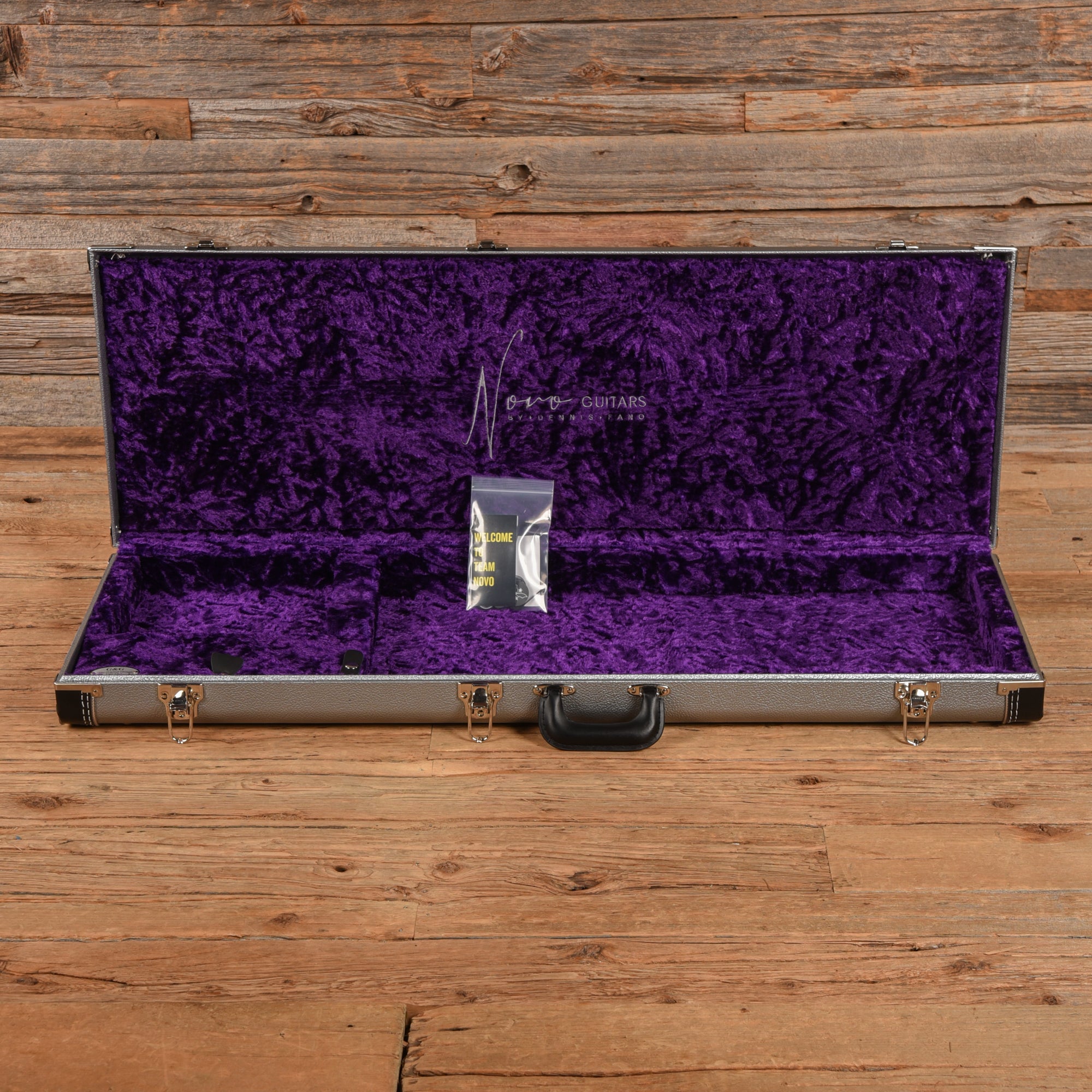 Novo Voltur Aged White 2021