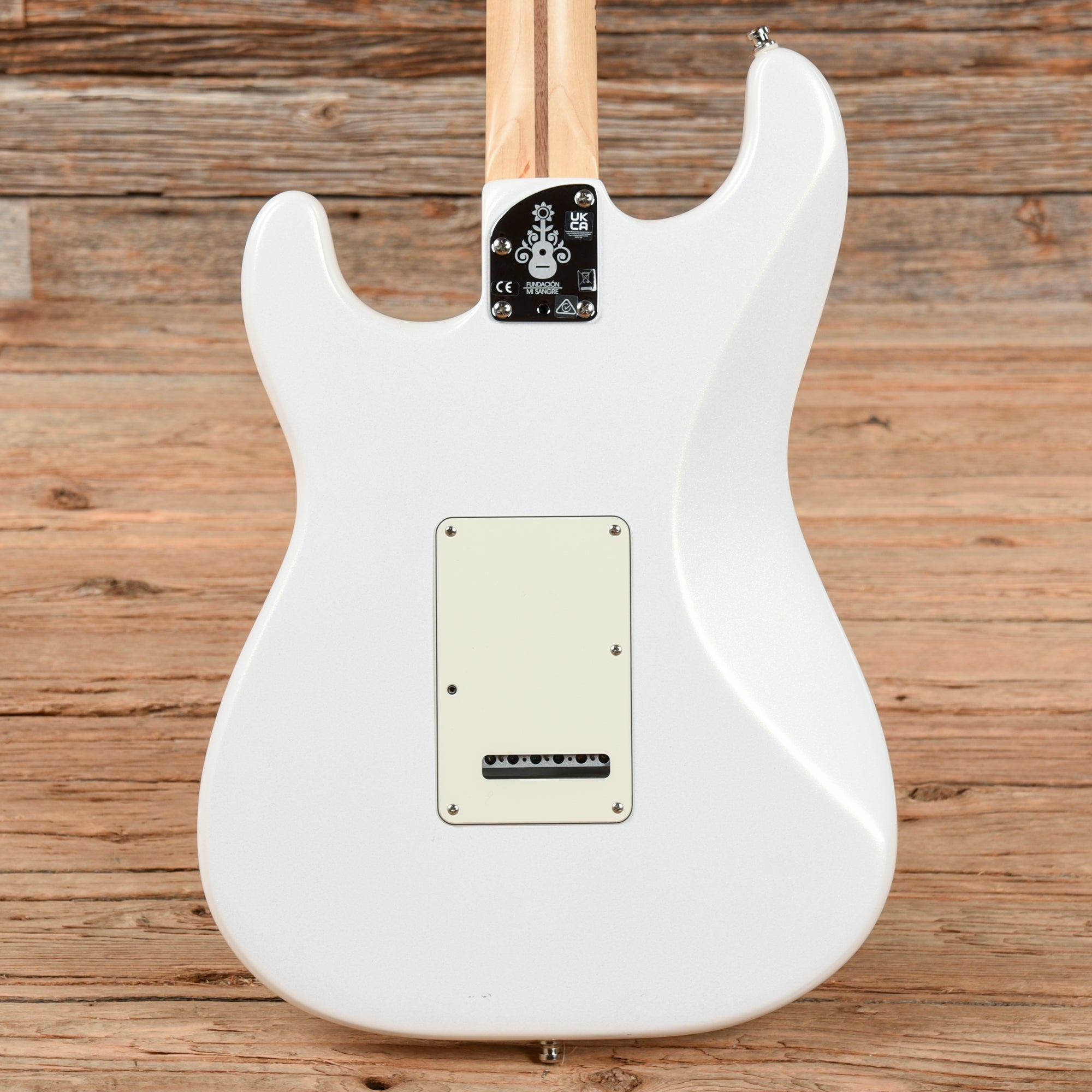 Fender Juanes Signature Stratocaster Luna White 2023