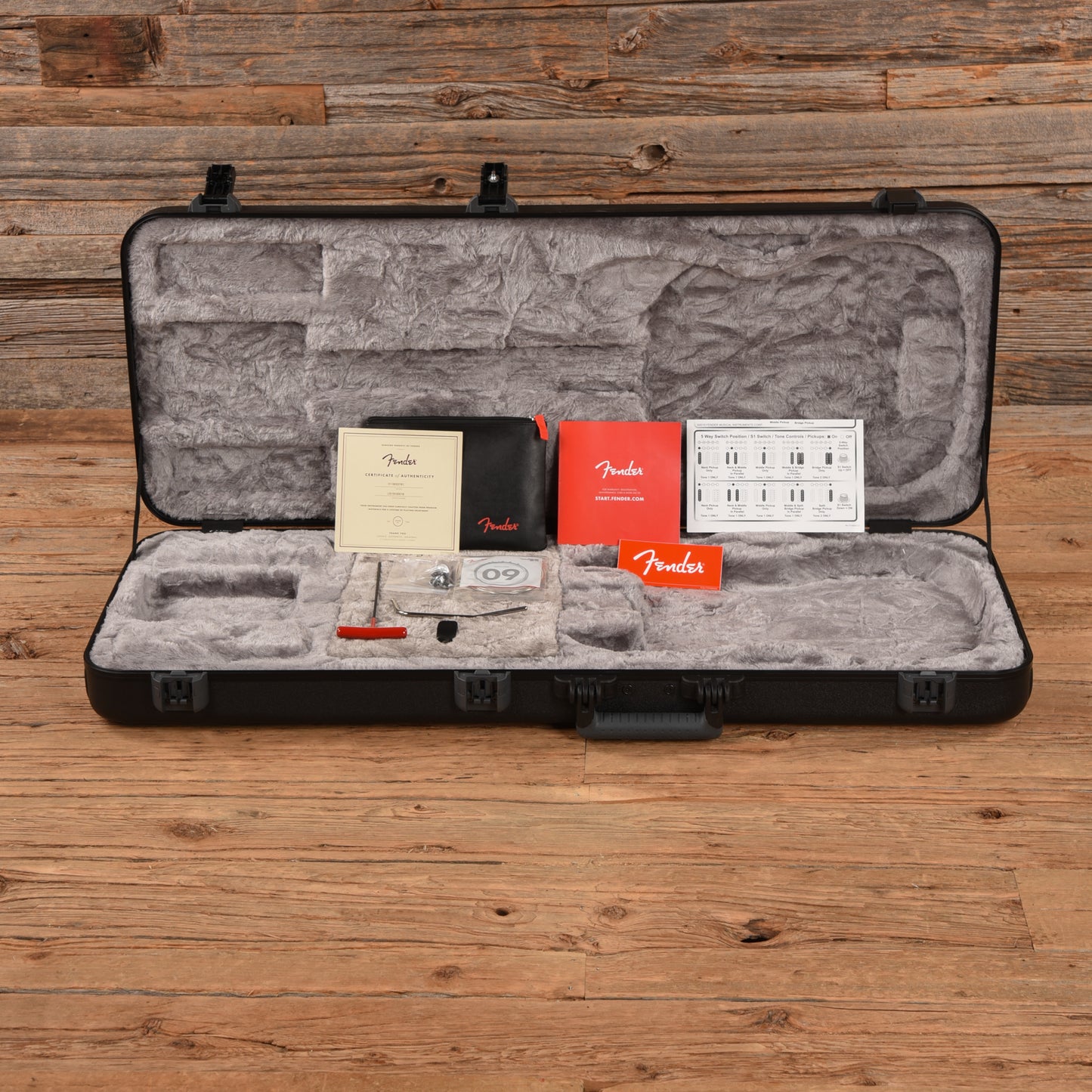 Fender American Ultra Stratocaster HSS Arctic Pearl 2019