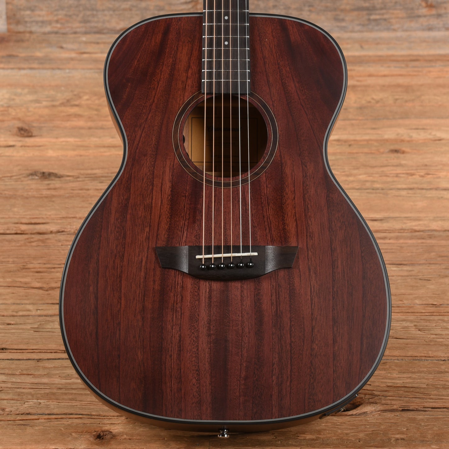 Orangewood Oliver Mahogany Live Acoustic-Electric Guitar
