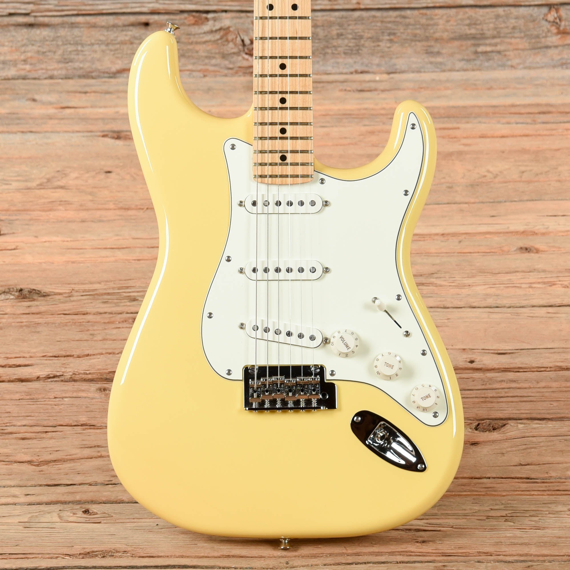 Fender Player Stratocaster Buttercream 2022