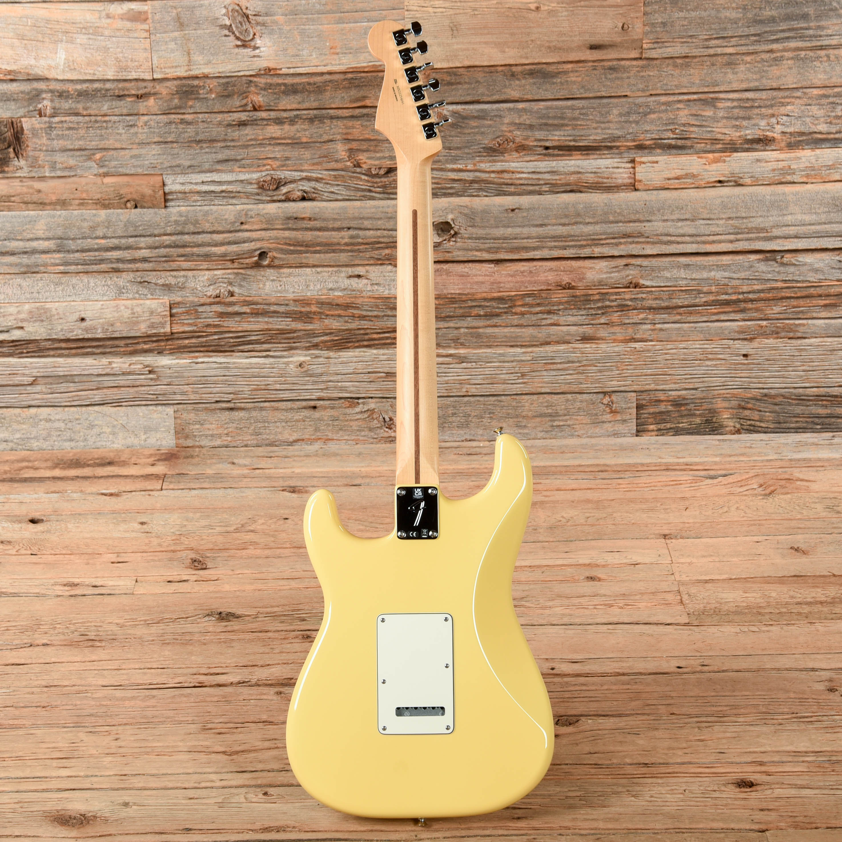 Fender Player Stratocaster Buttercream 2022