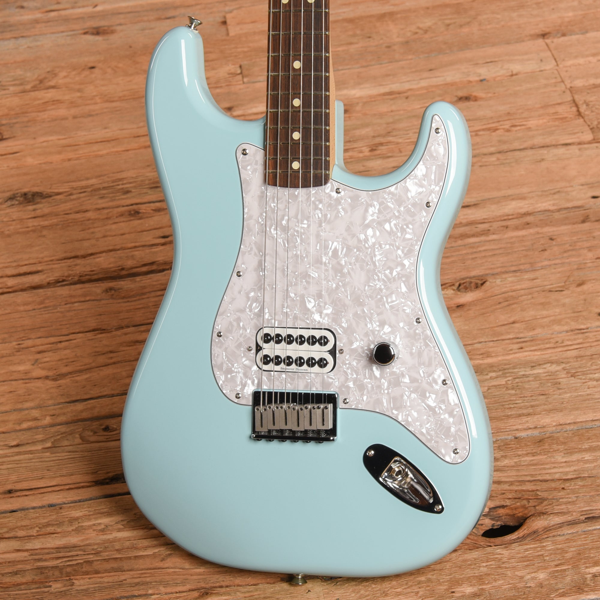Fender Limited Edition Tom Delonge Stratocaster Sonic Blue 2023