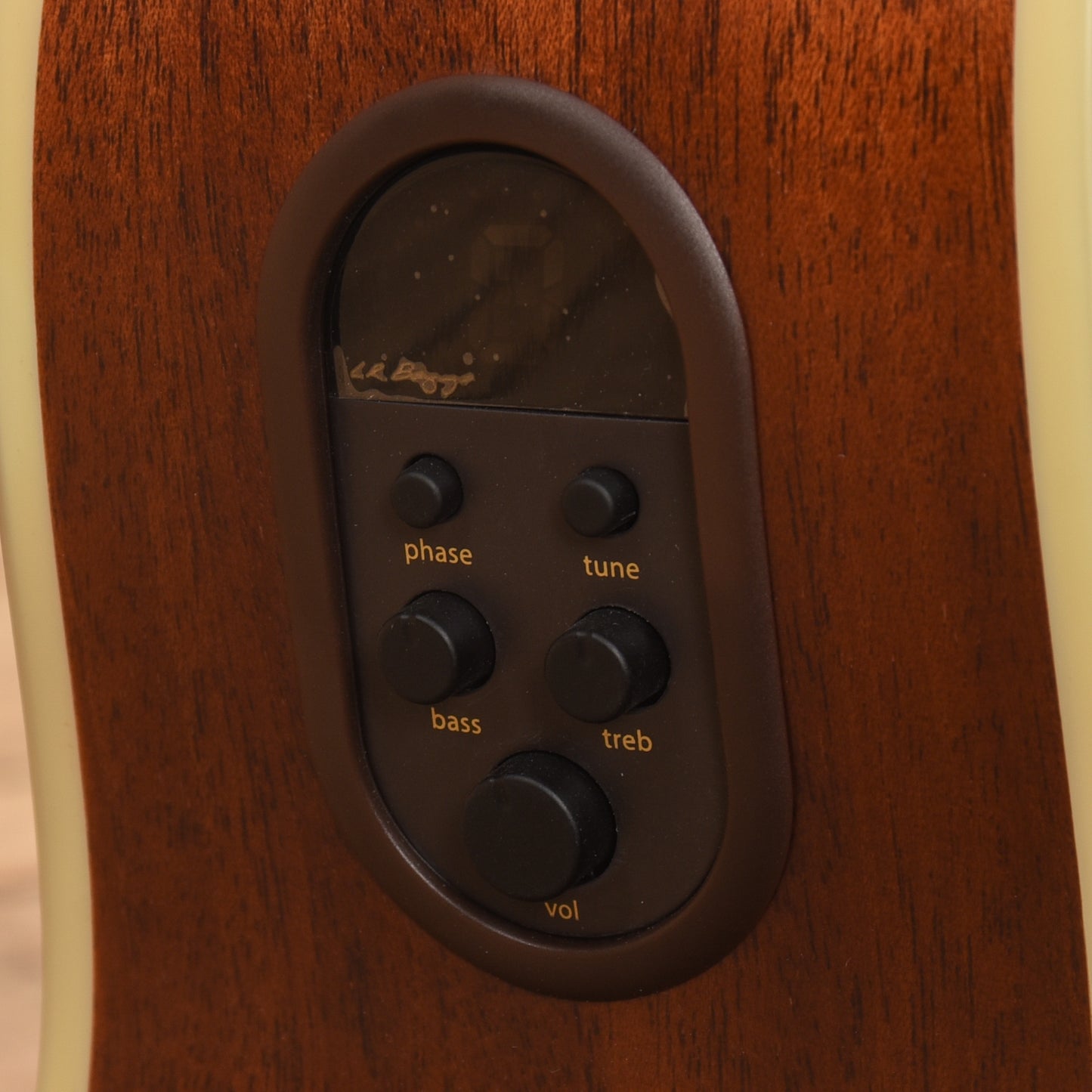 Alvarez AG60ce Artist 8-String Grand Auditorium Solid A+ Sitka Spruce/African Mahogany Shadowburst