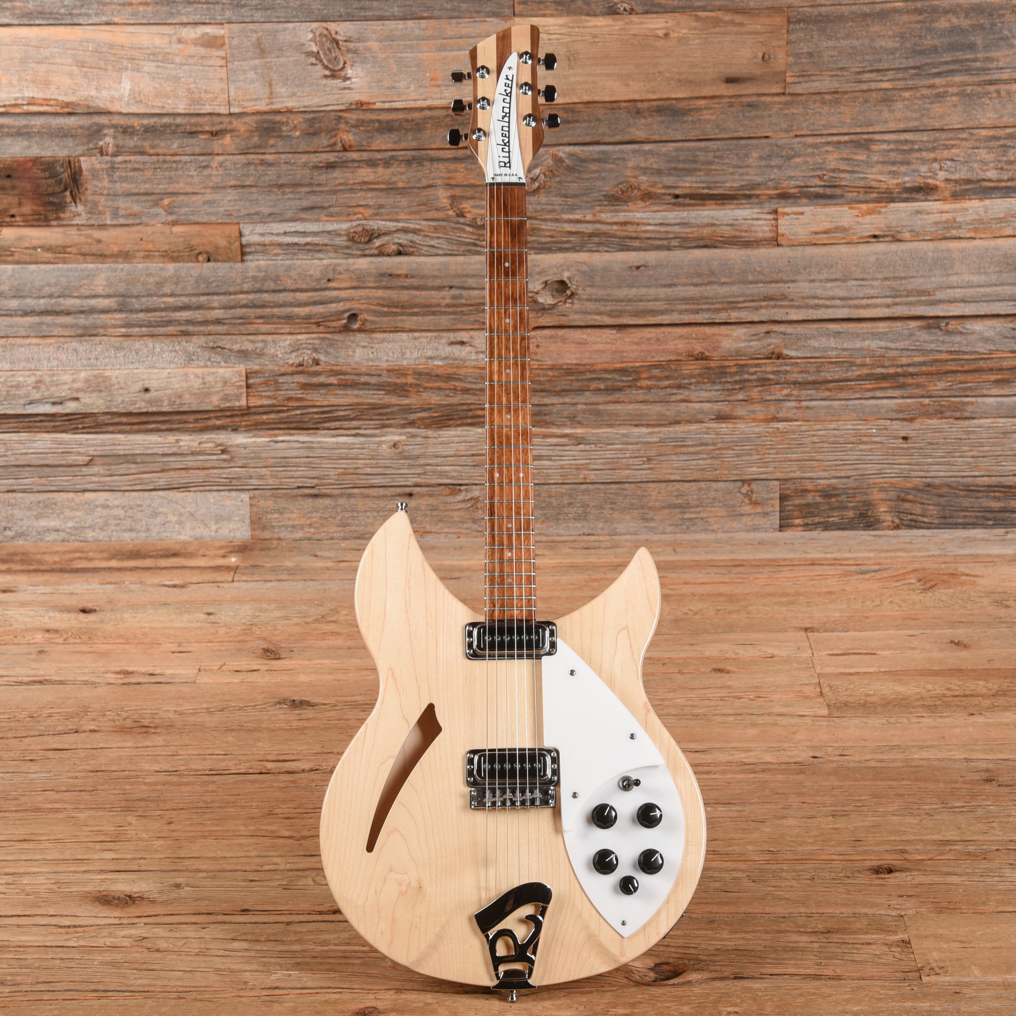 Rickenbacker 330 Mapleglo 2023