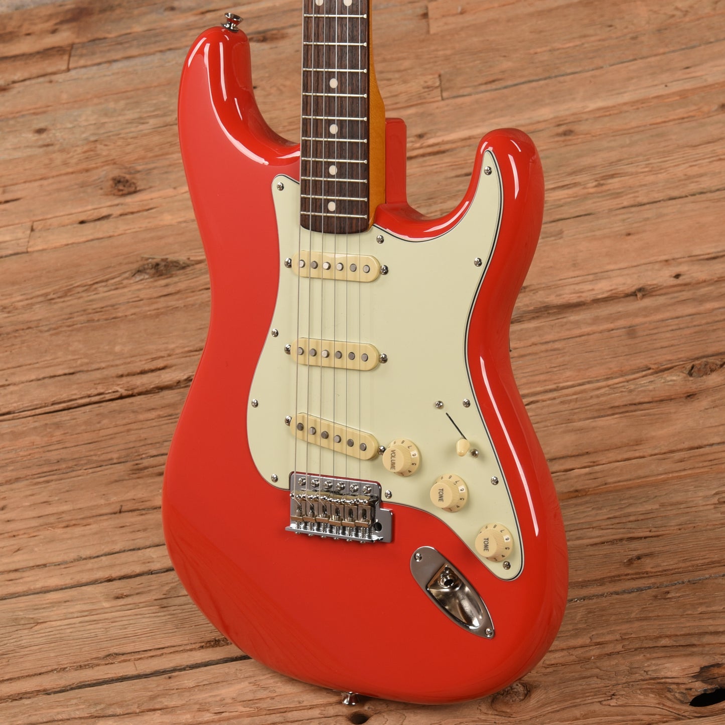 Squier Simon Neil Classic Vibe Stratocaster 60s Fiesta Red 2014