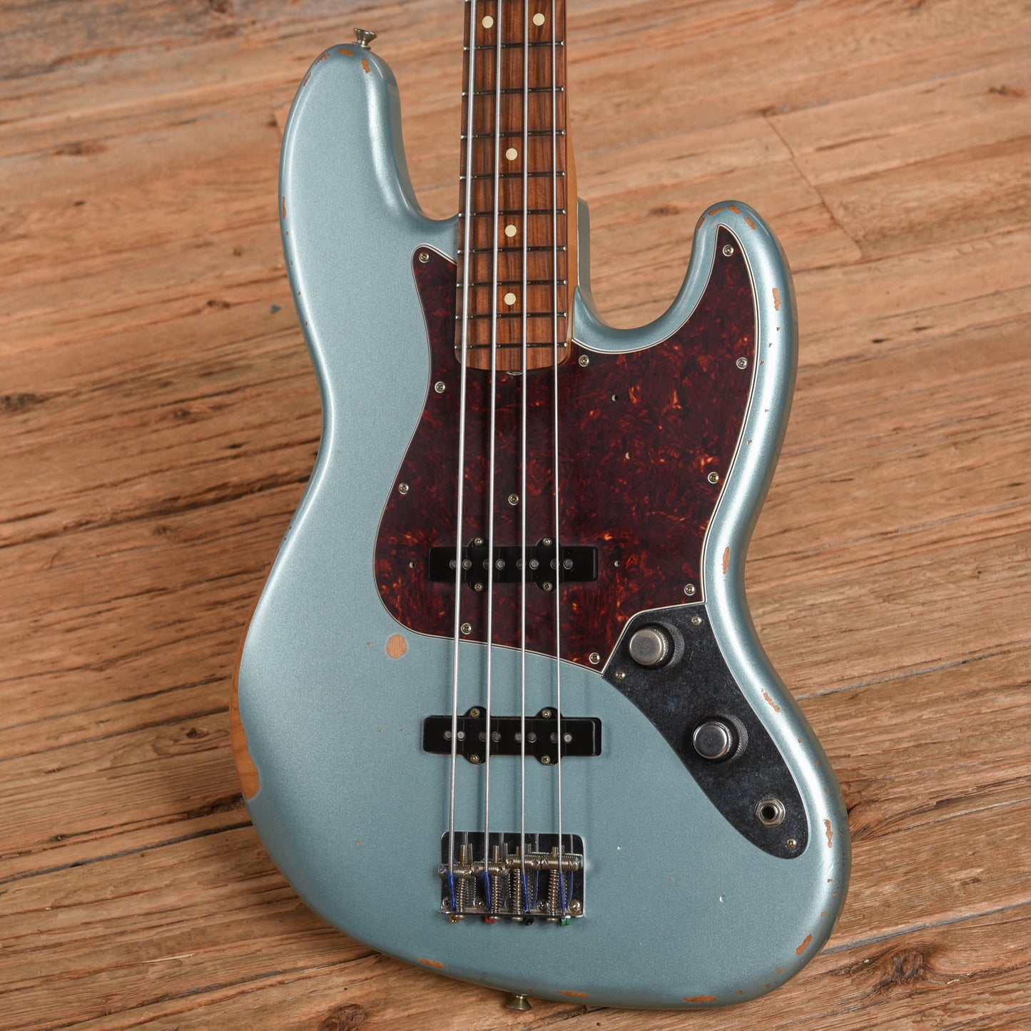 Fender 60th Anniversary Road Worn 60s Jazz Bass Firemist Silver 2019